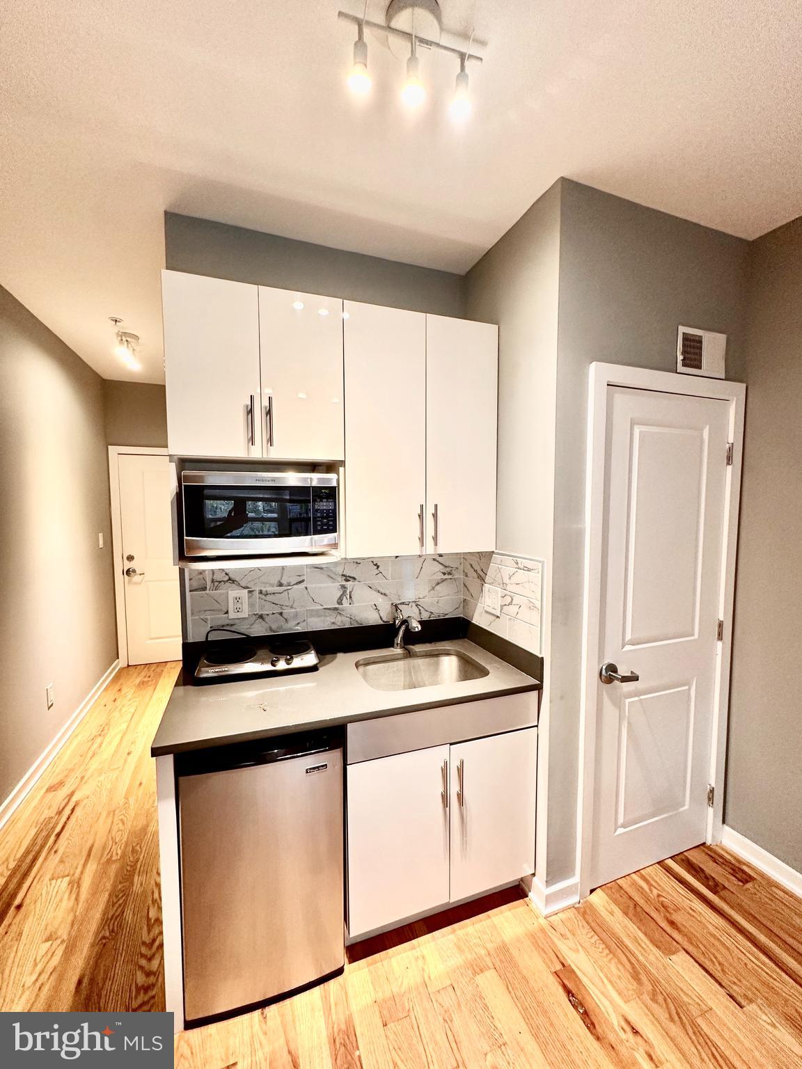 UNIVERSITY CITY - Residential Lease