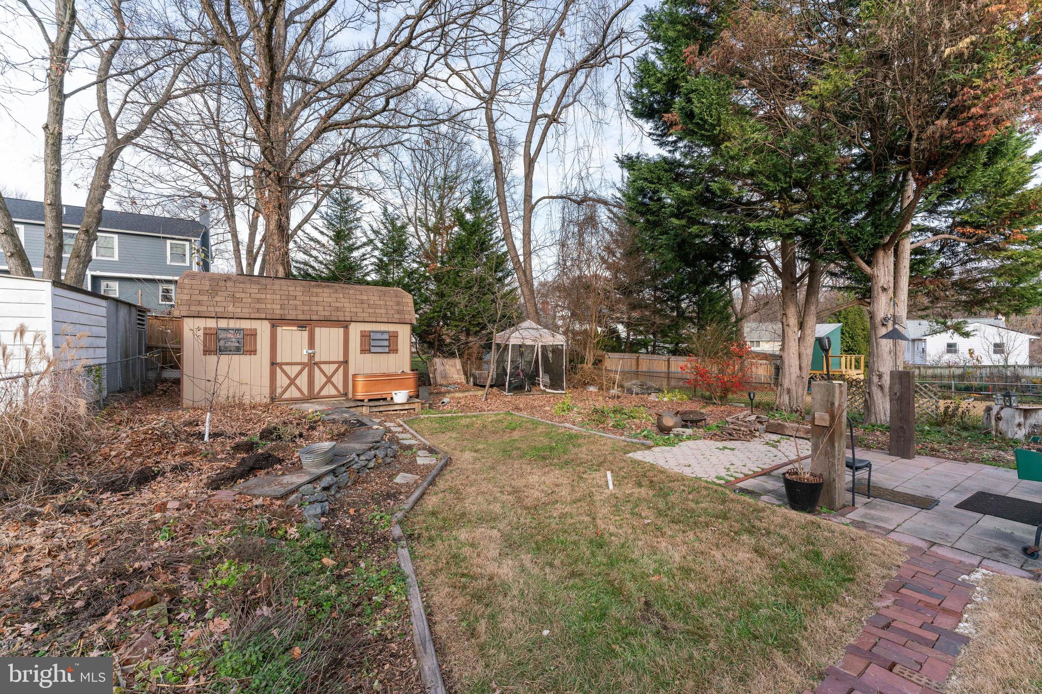 FOREST ESTATES - Residential Lease
