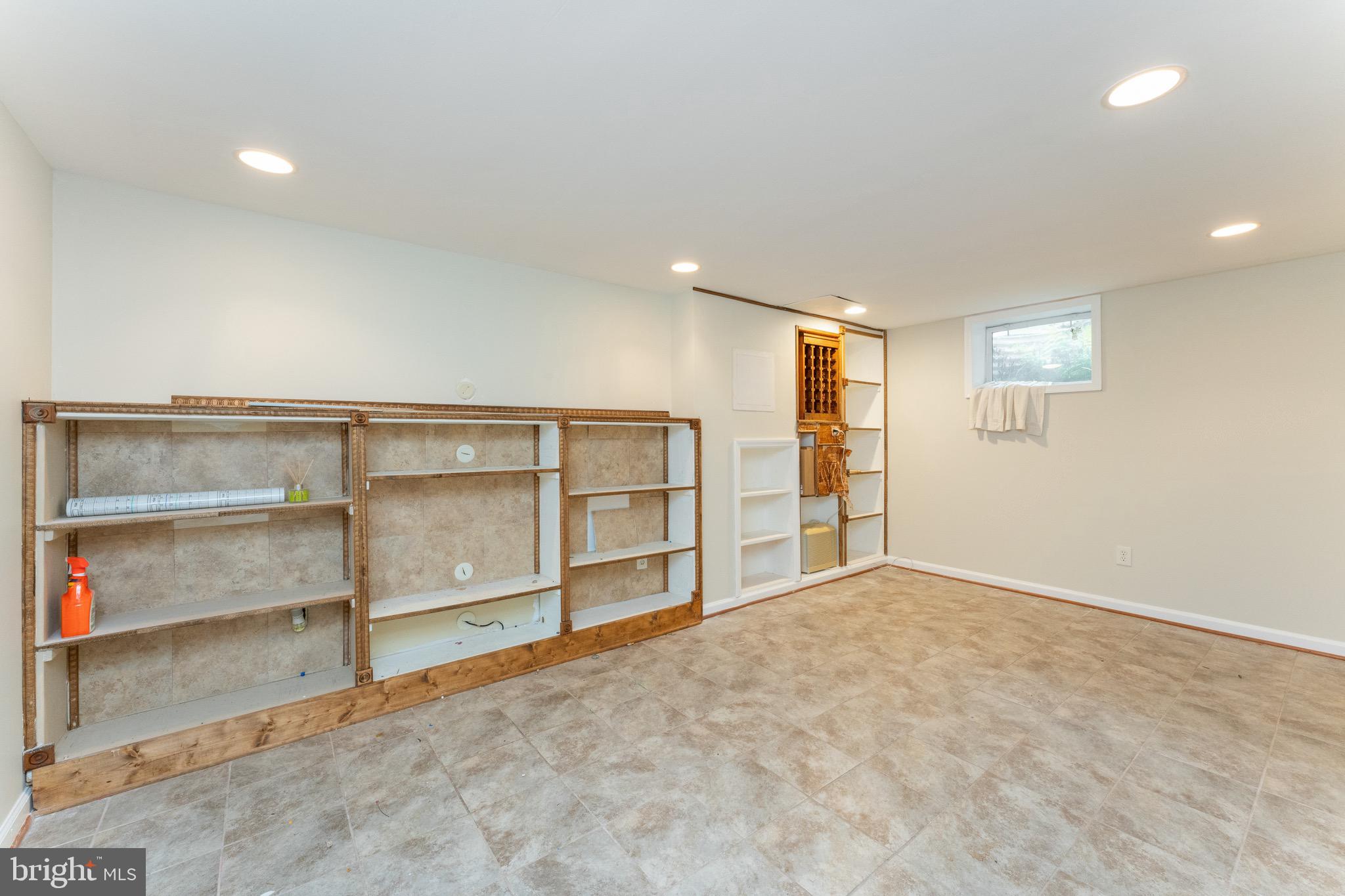 FOREST ESTATES - Residential Lease