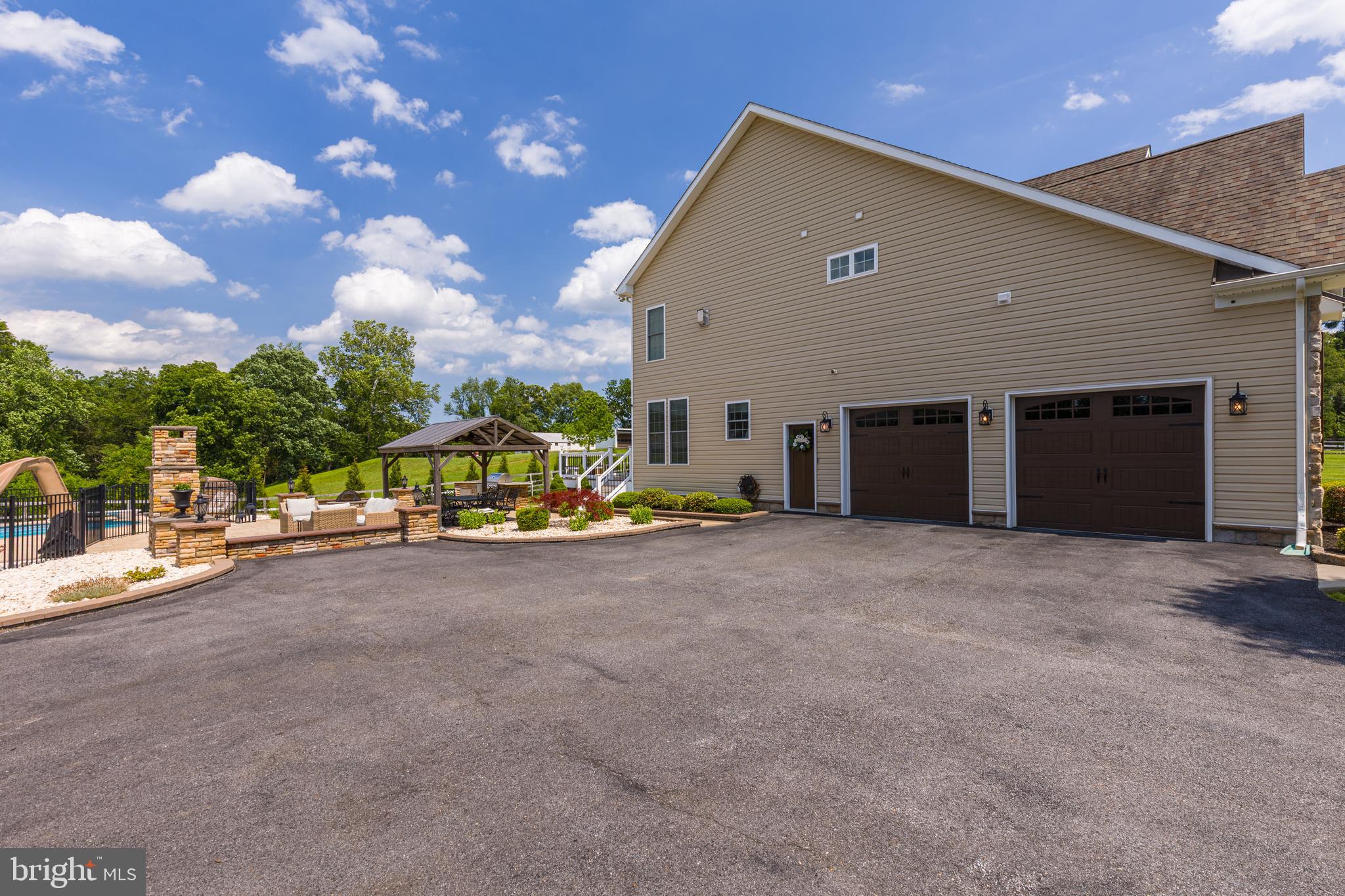 BAYLINE ESTATES - Residential