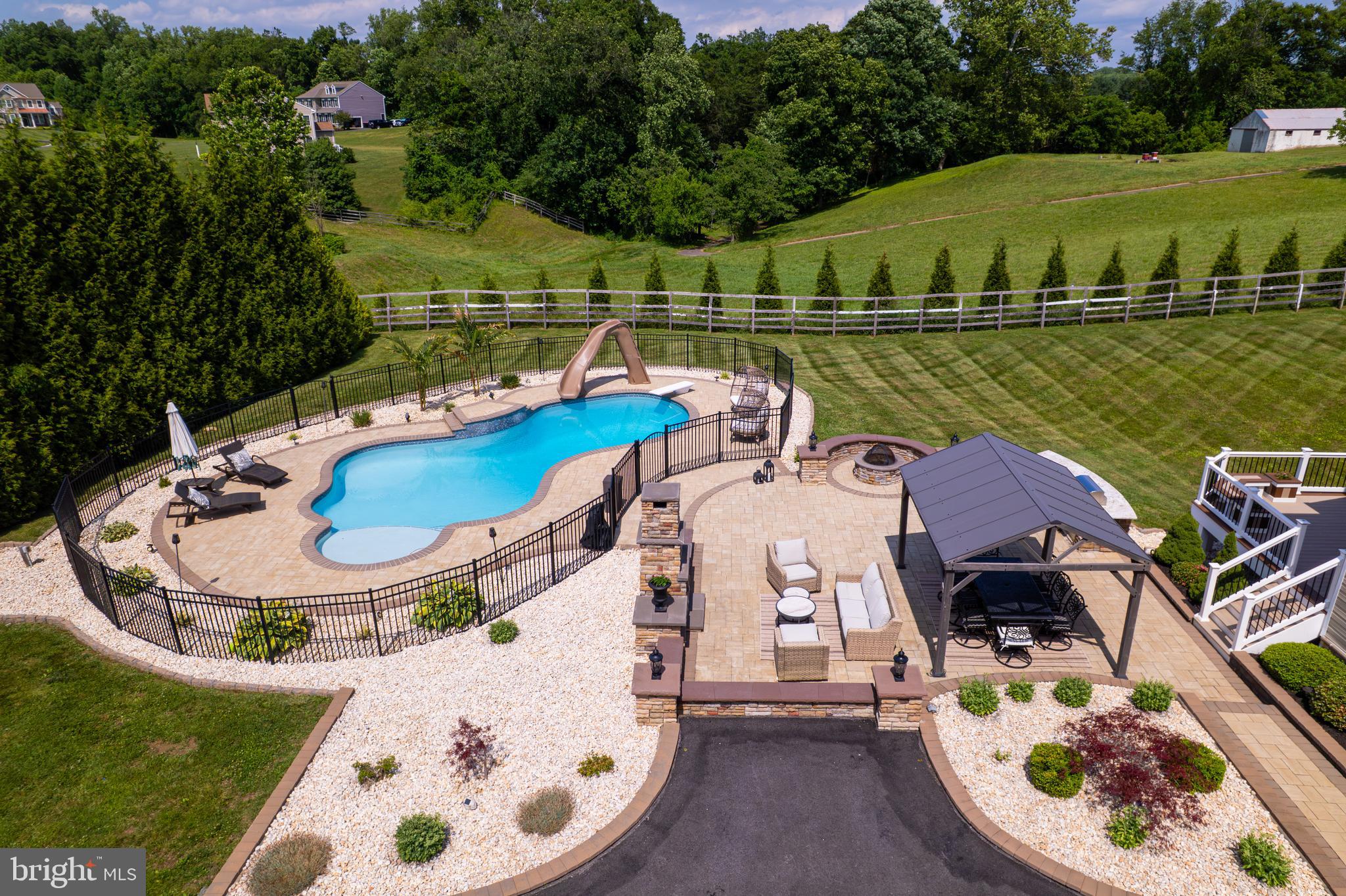 BAYLINE ESTATES - Residential