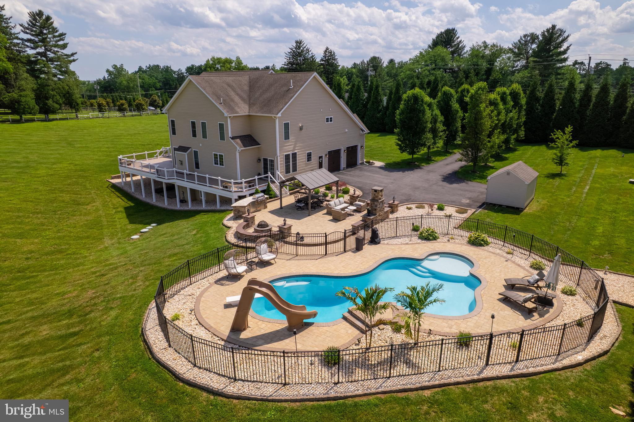 BAYLINE ESTATES - Residential