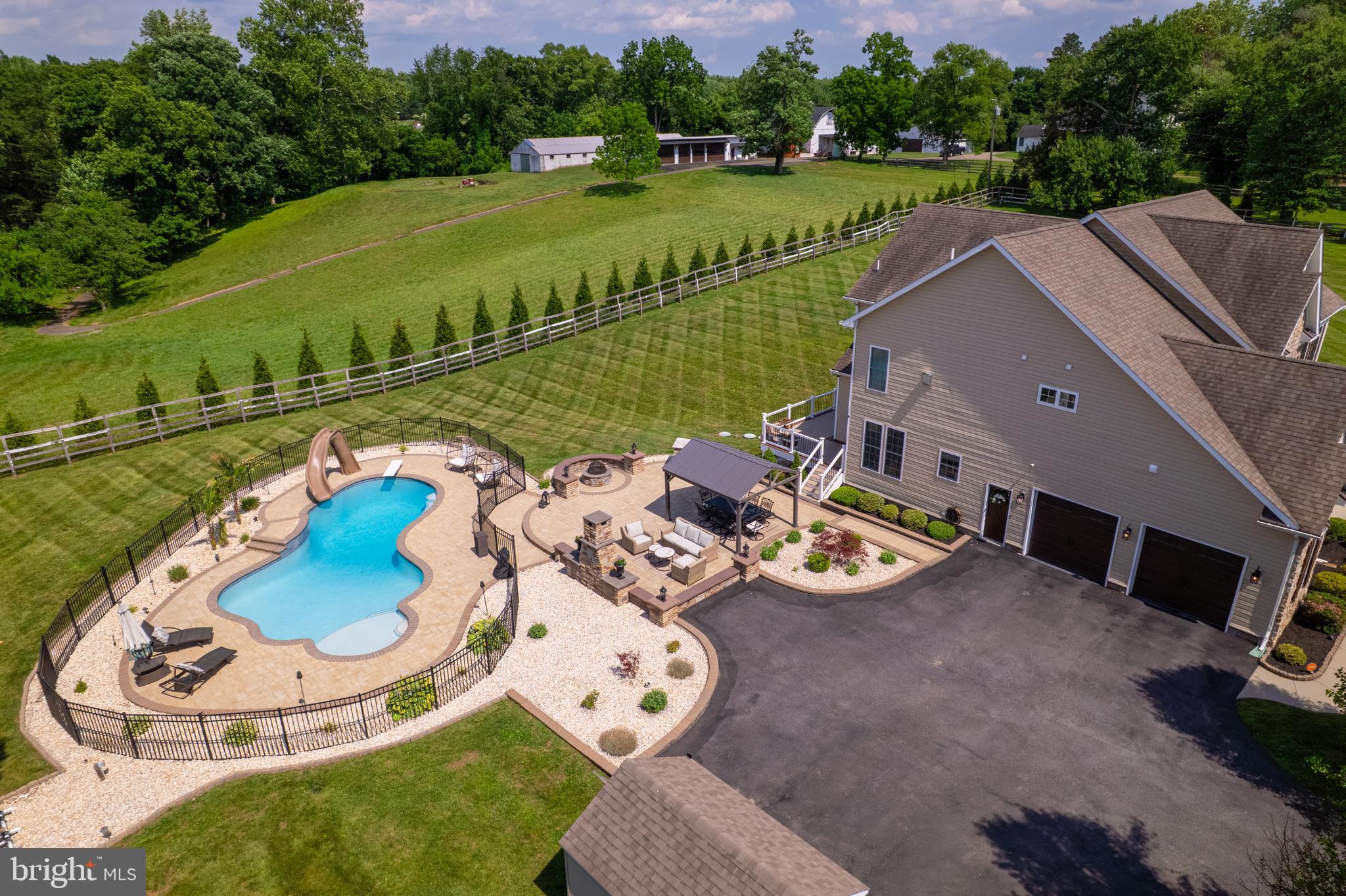 BAYLINE ESTATES - Residential