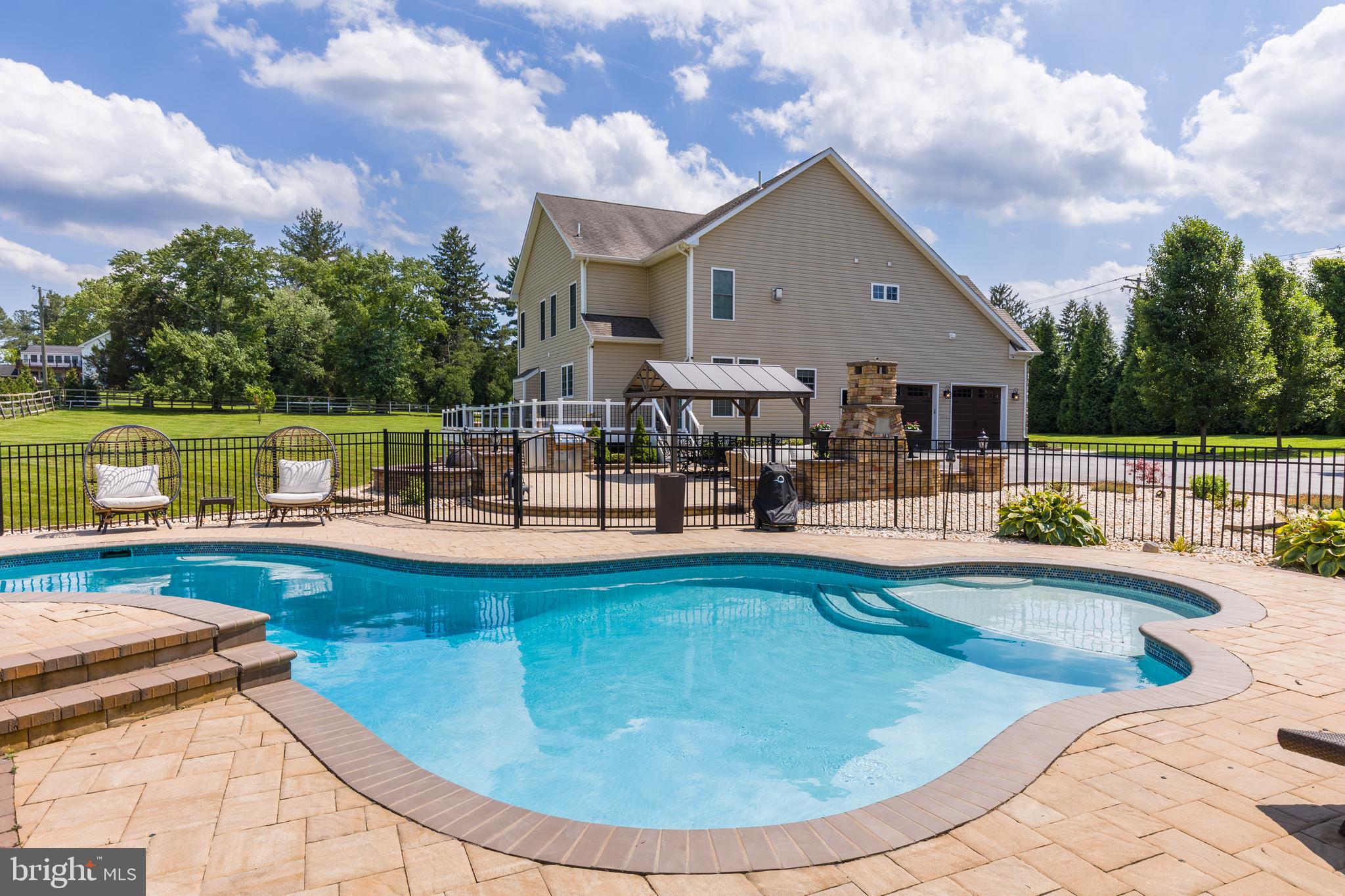 BAYLINE ESTATES - Residential