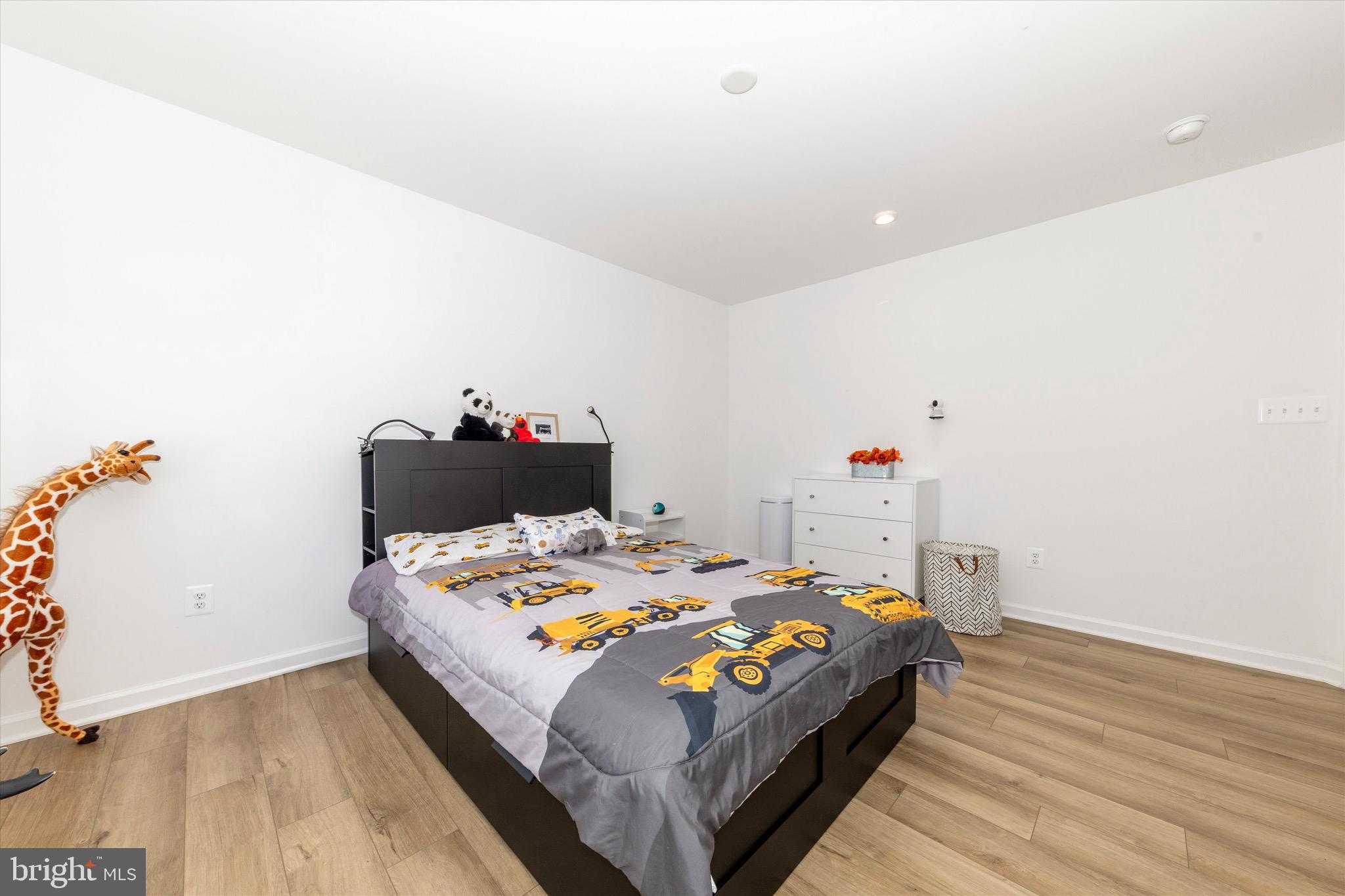 KING'S CROSSING - Residential