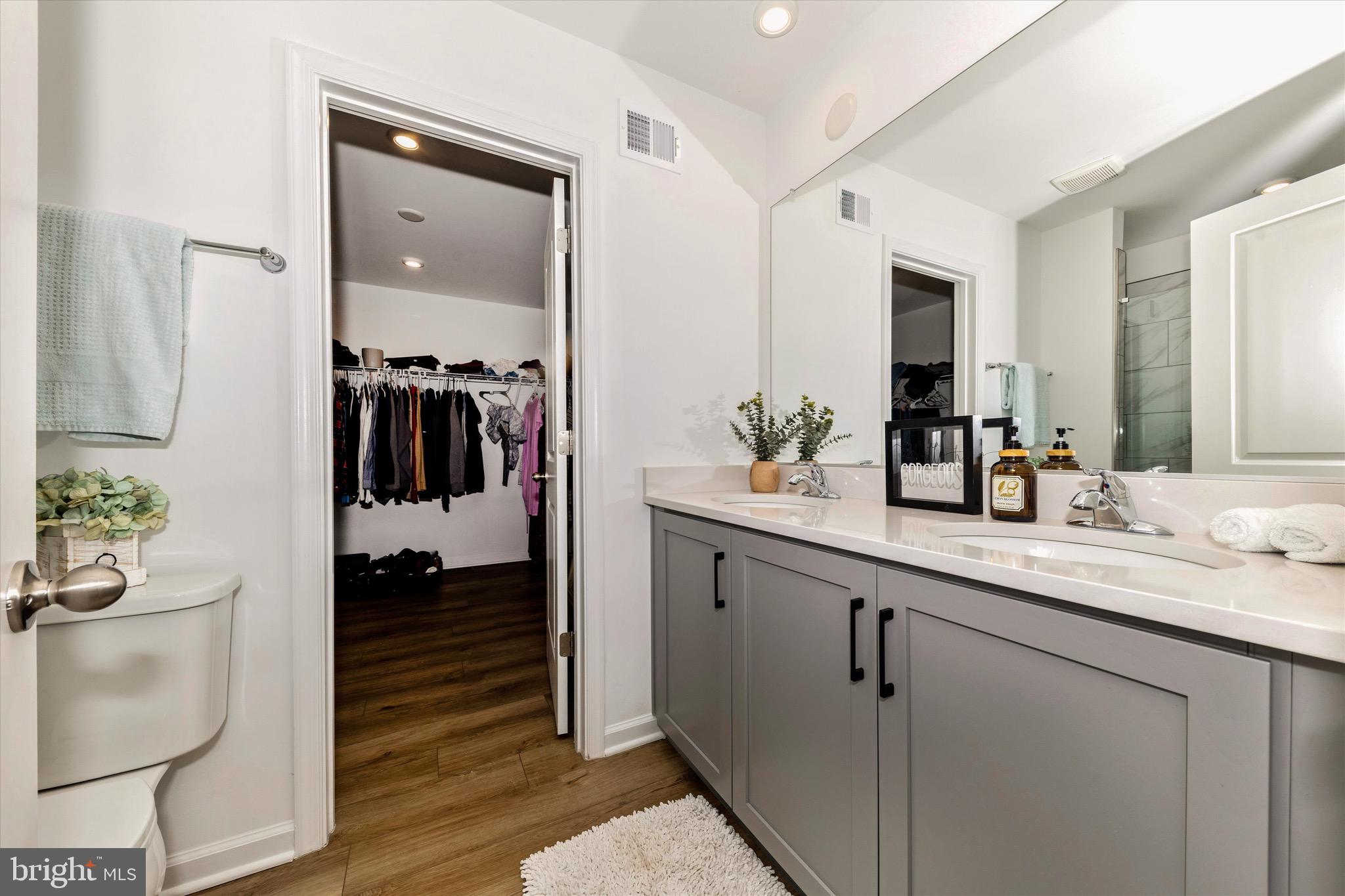 KING'S CROSSING - Residential