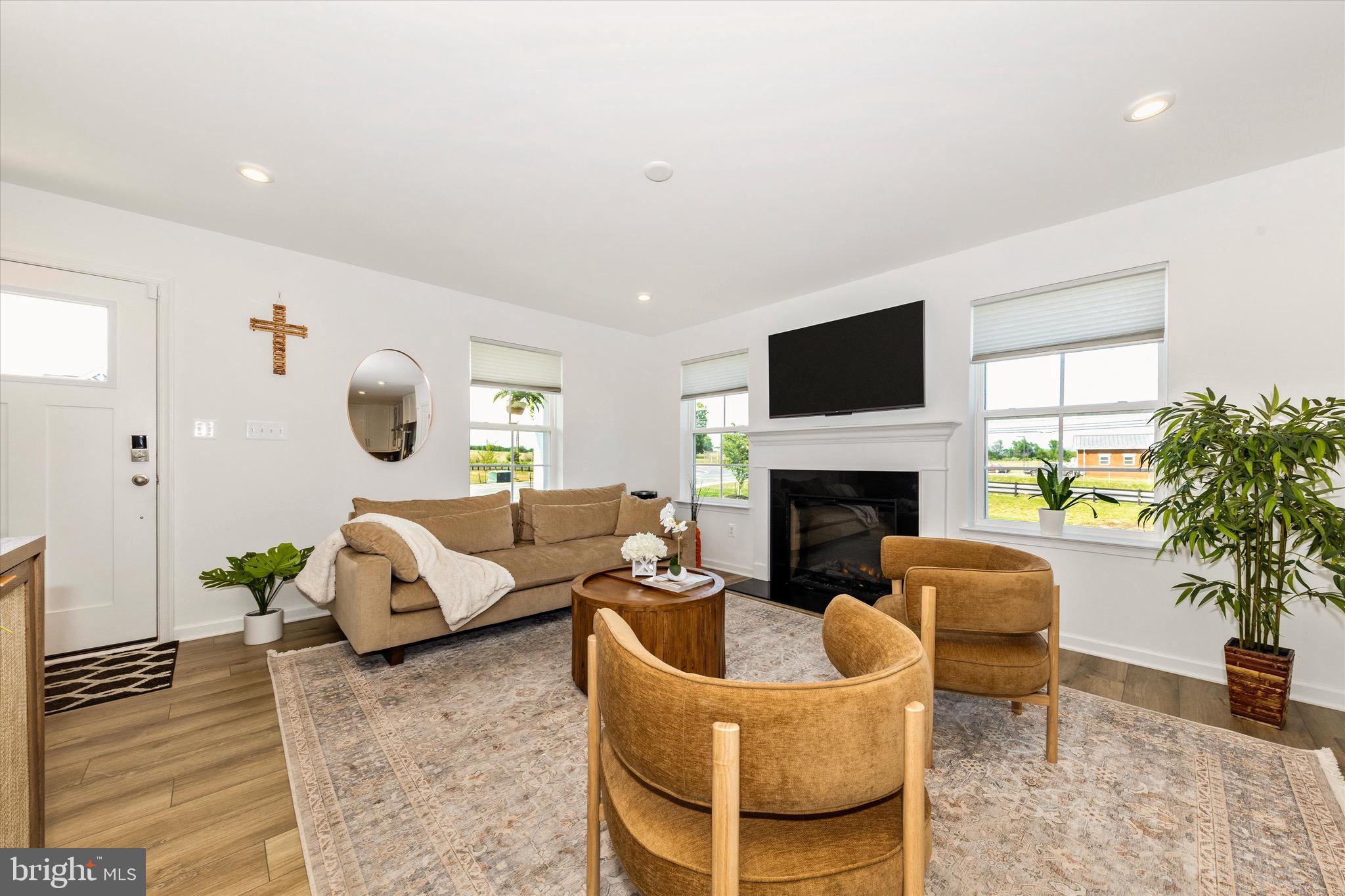 KING'S CROSSING - Residential