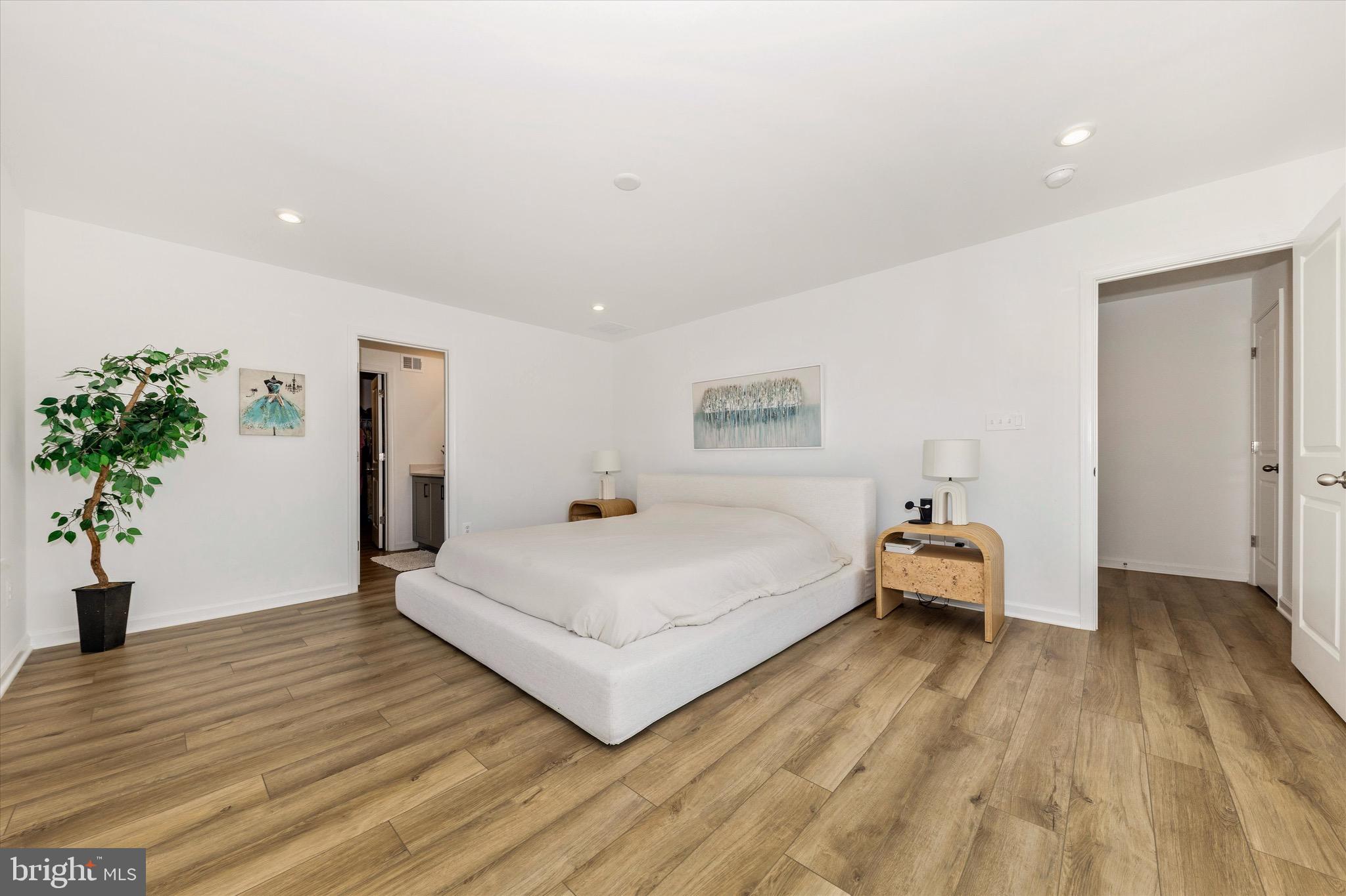 KING'S CROSSING - Residential