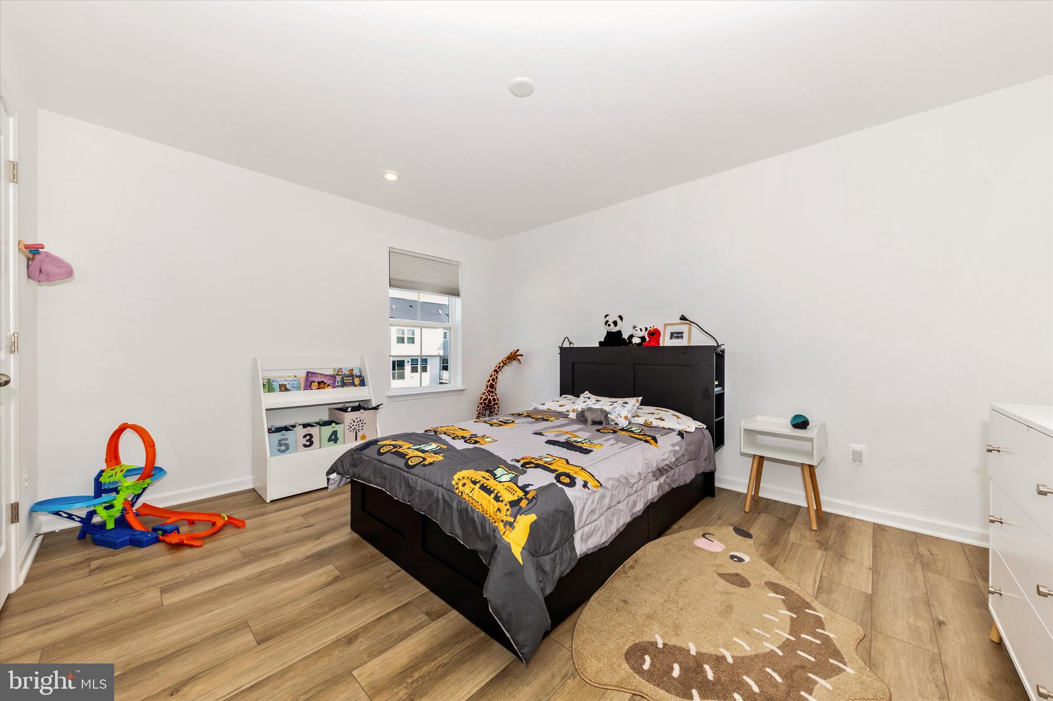 KING'S CROSSING - Residential