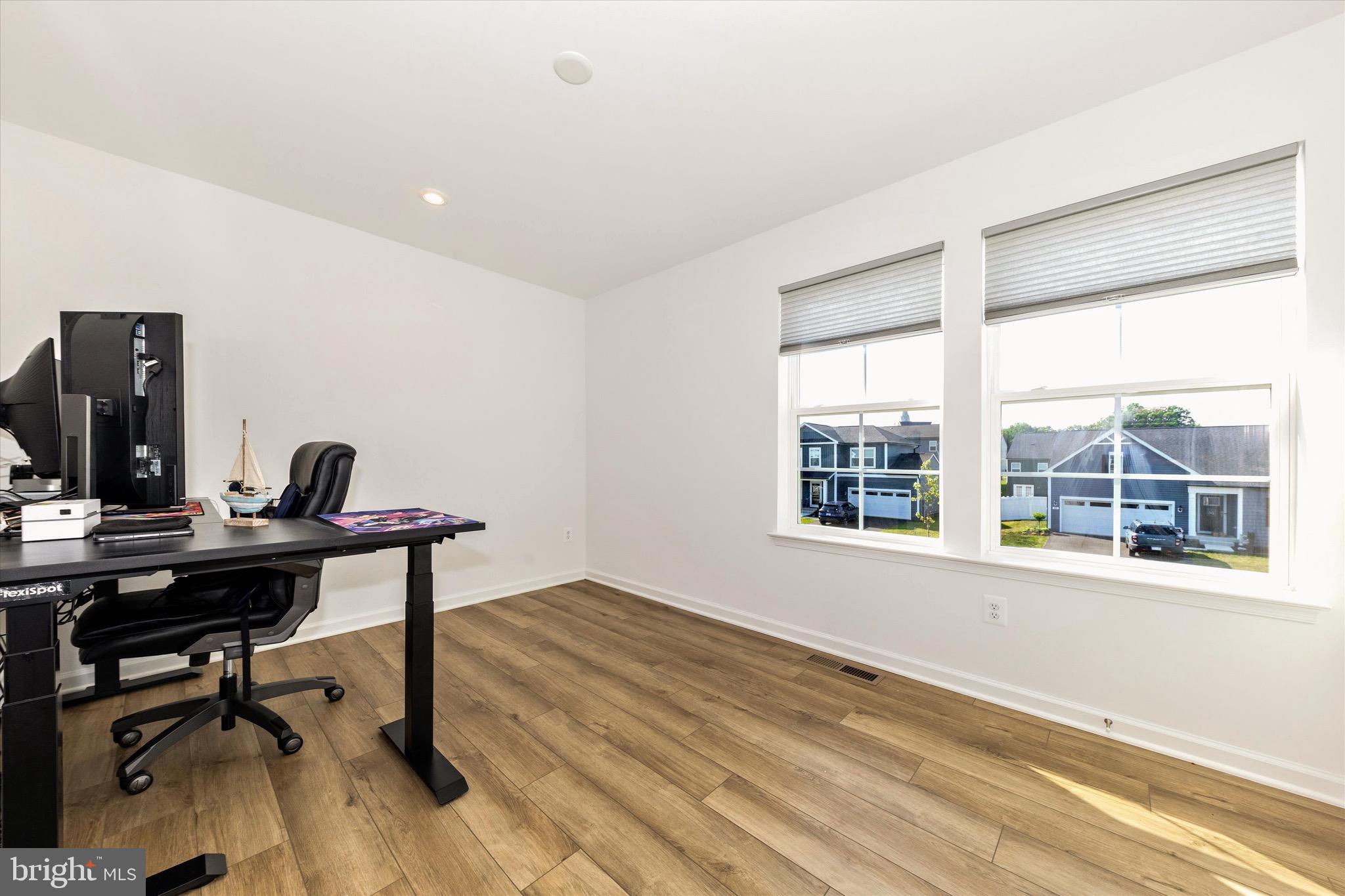 KING'S CROSSING - Residential