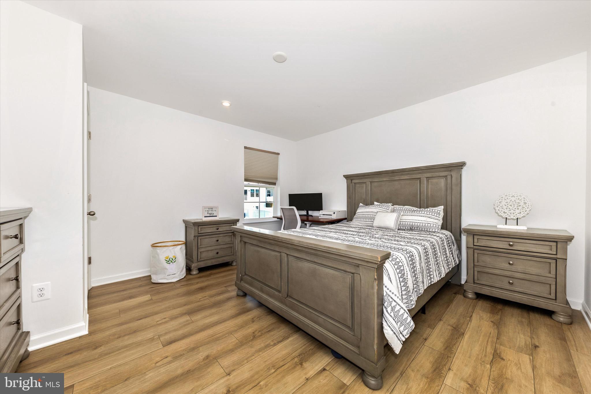 KING'S CROSSING - Residential