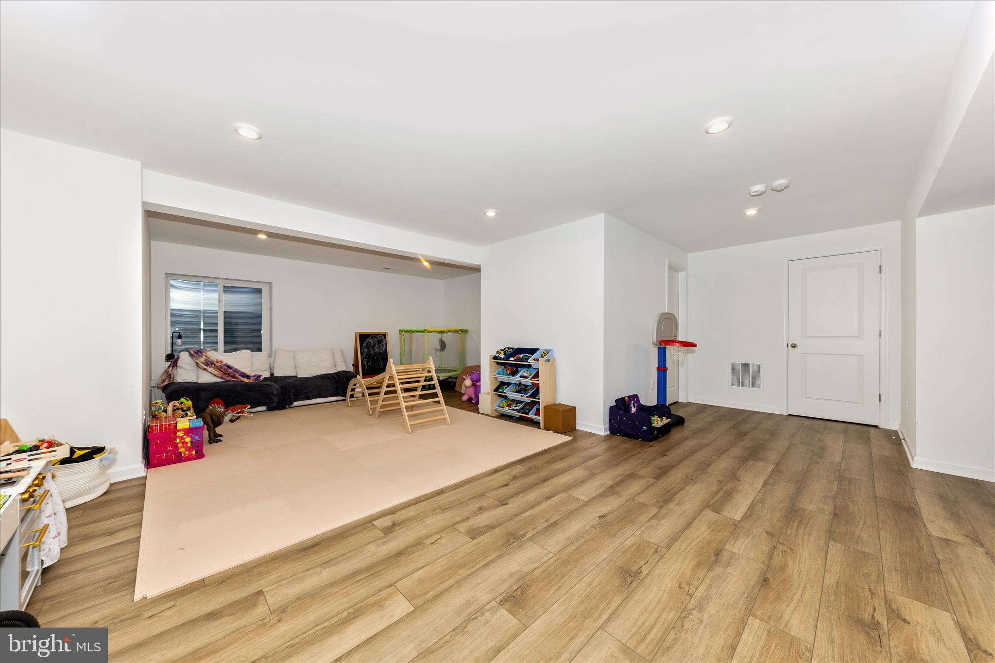 KING'S CROSSING - Residential