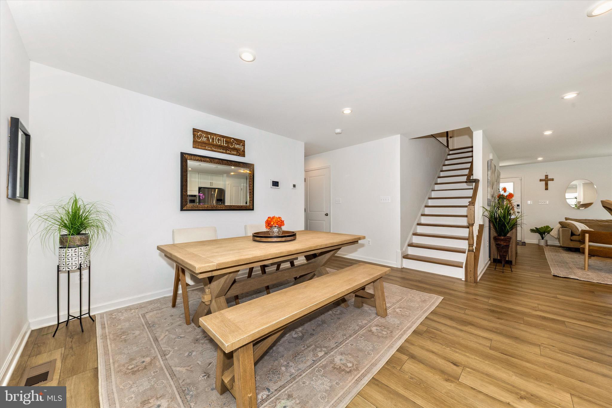 KING'S CROSSING - Residential