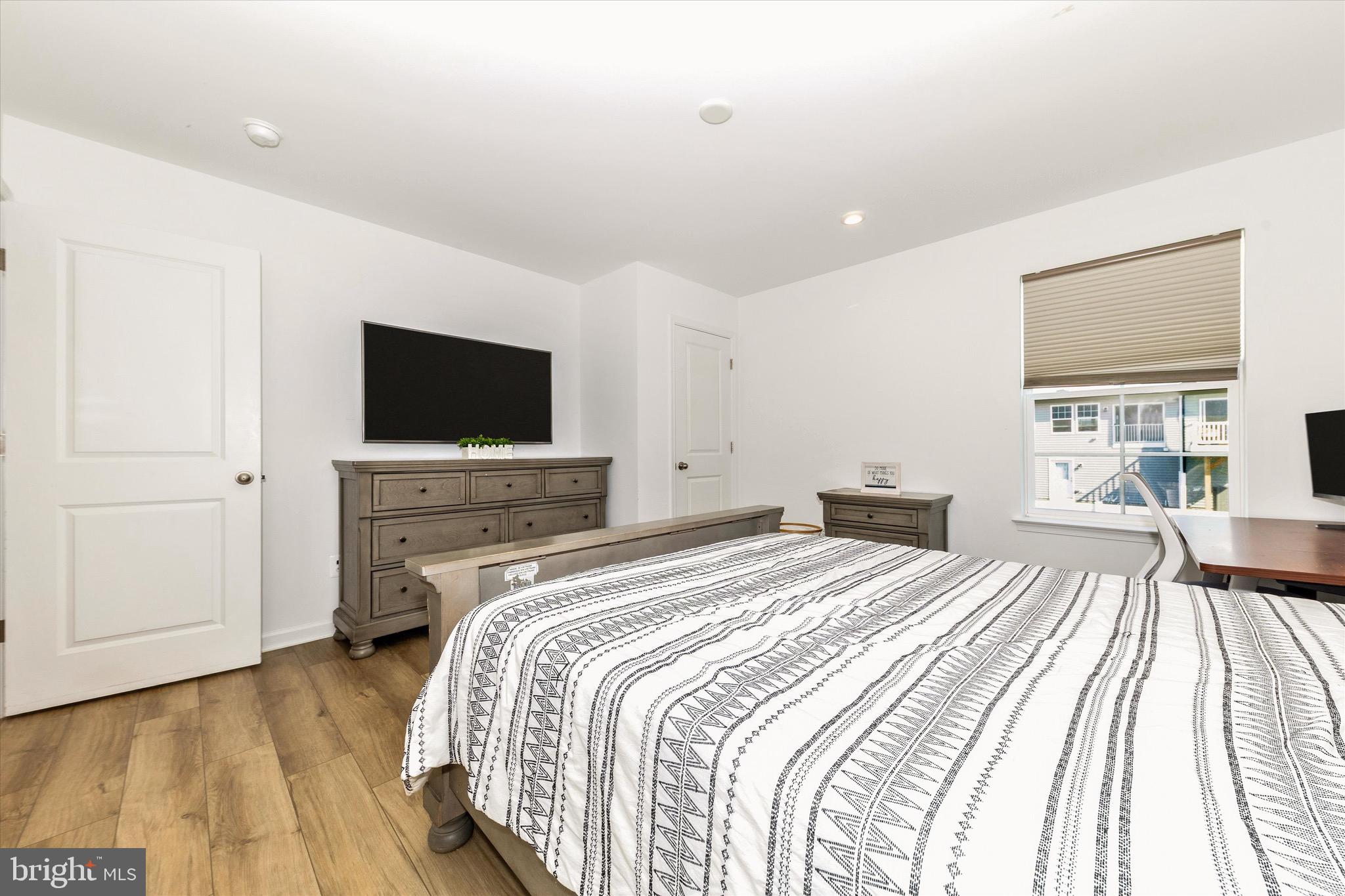 KING'S CROSSING - Residential