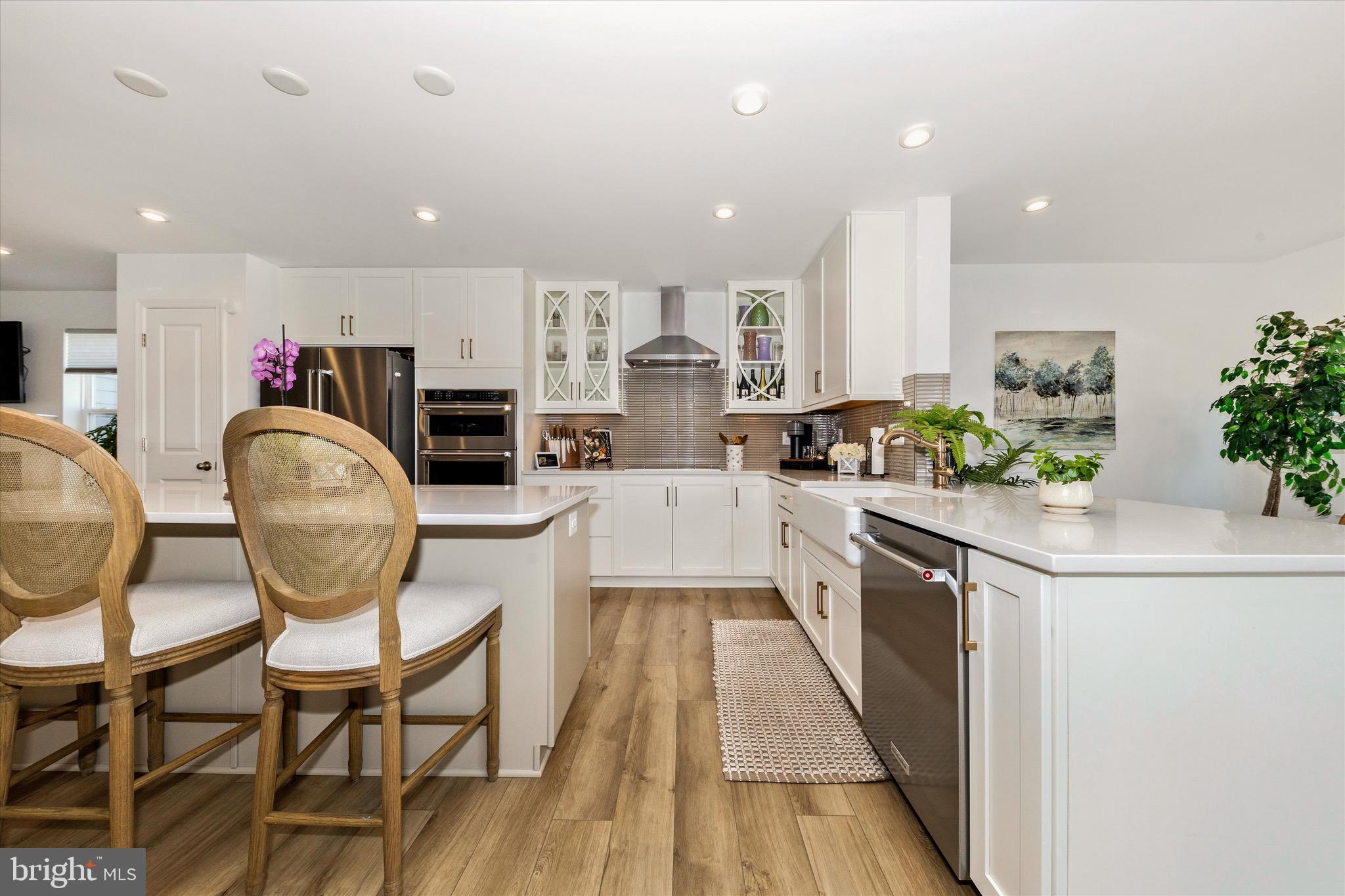 KING'S CROSSING - Residential