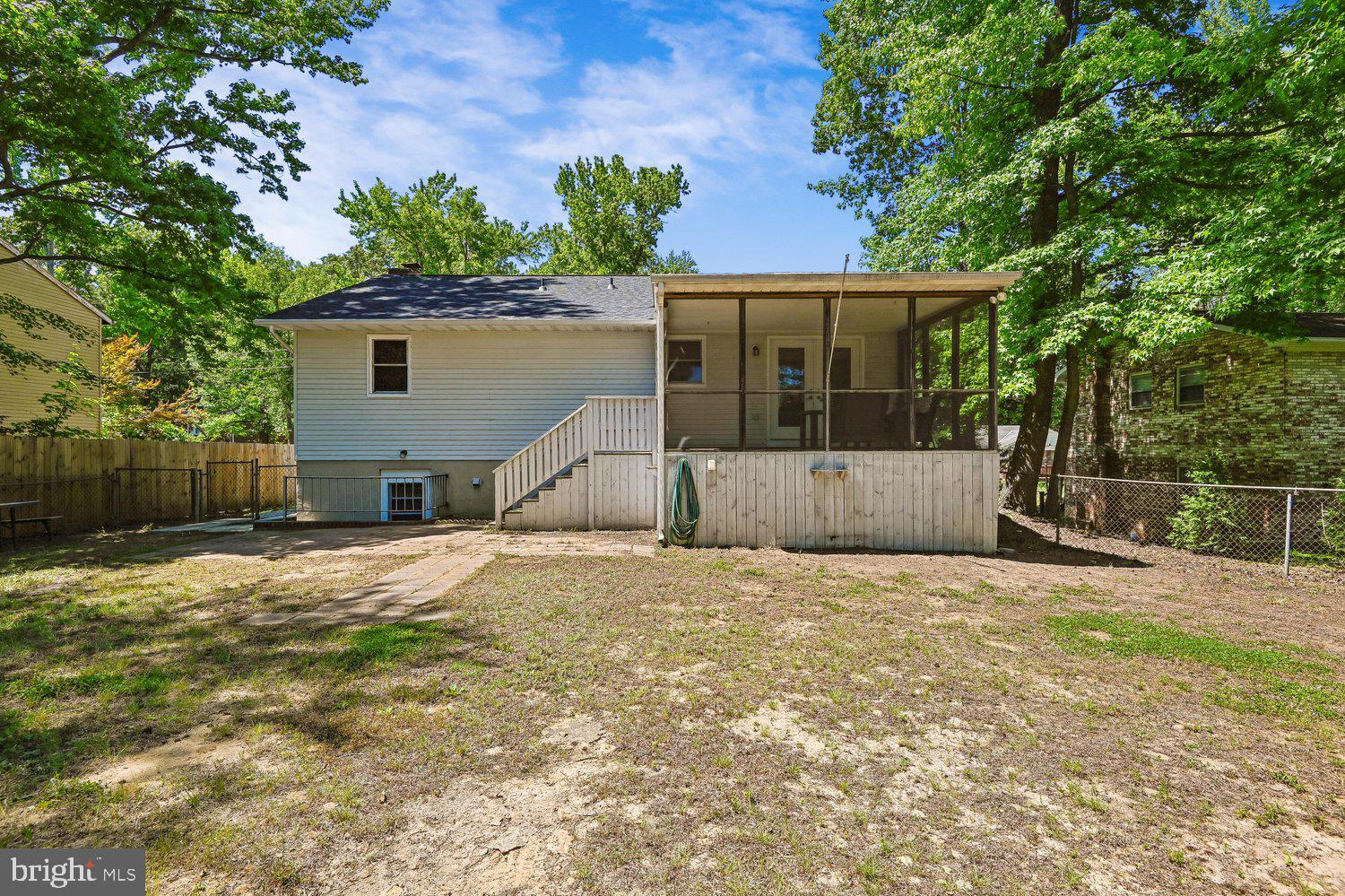 HILLSMERE SHORES - Residential