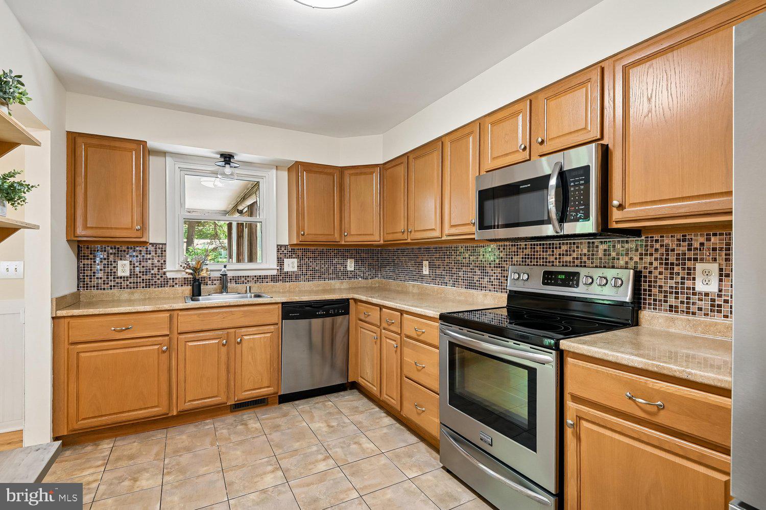 HILLSMERE SHORES - Residential