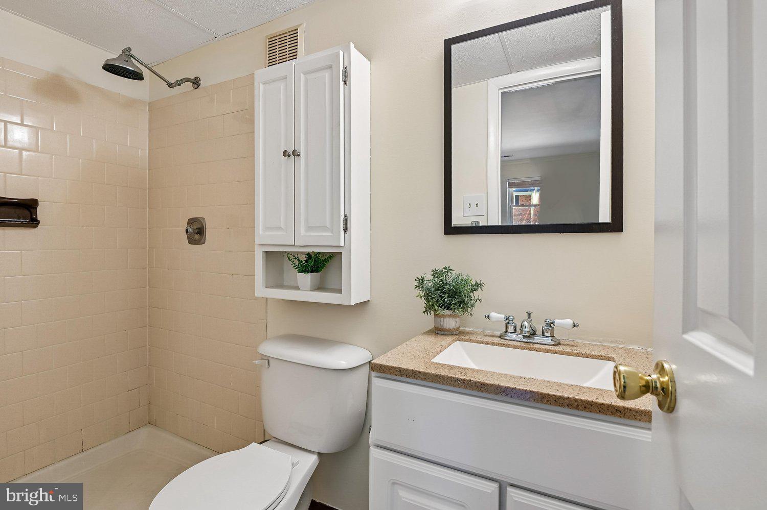HILLSMERE SHORES - Residential