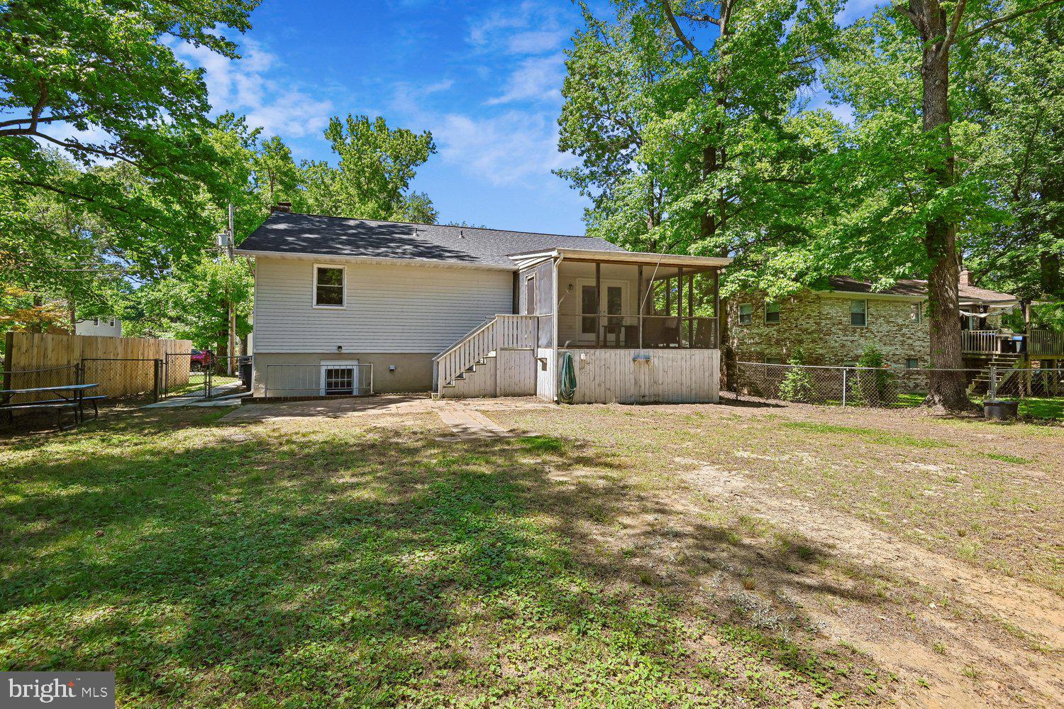 HILLSMERE SHORES - Residential
