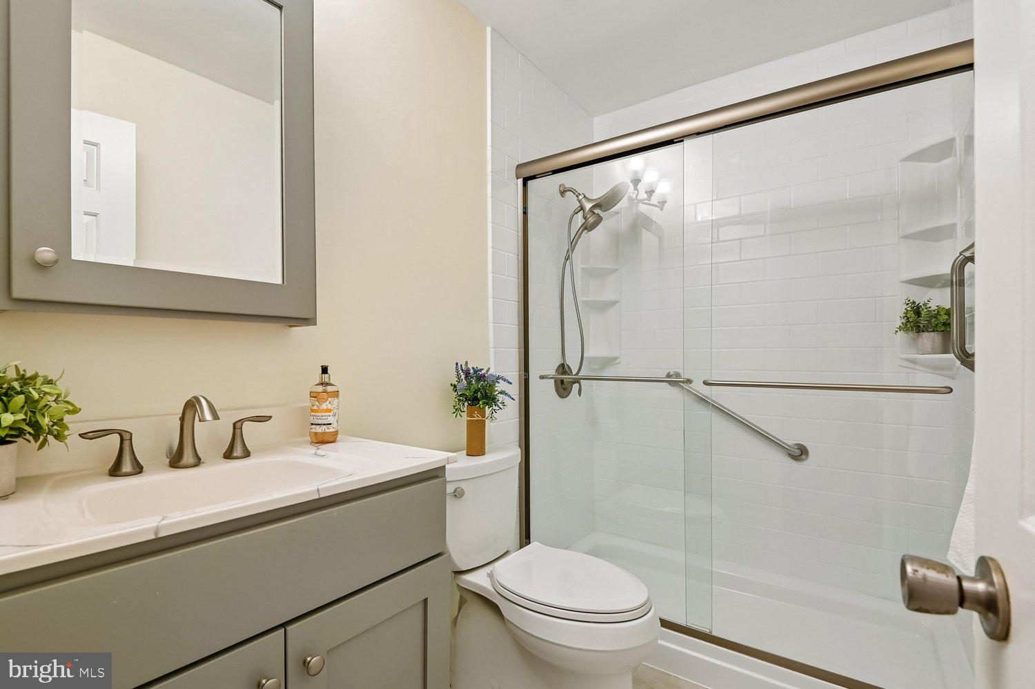 HILLSMERE SHORES - Residential