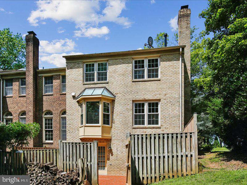 TOWNES OF WAKEFIELD - Residential