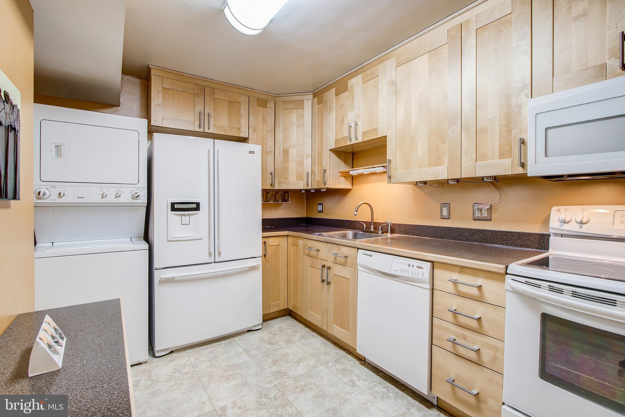 GREENS AT LEISURE WORLD - Residential