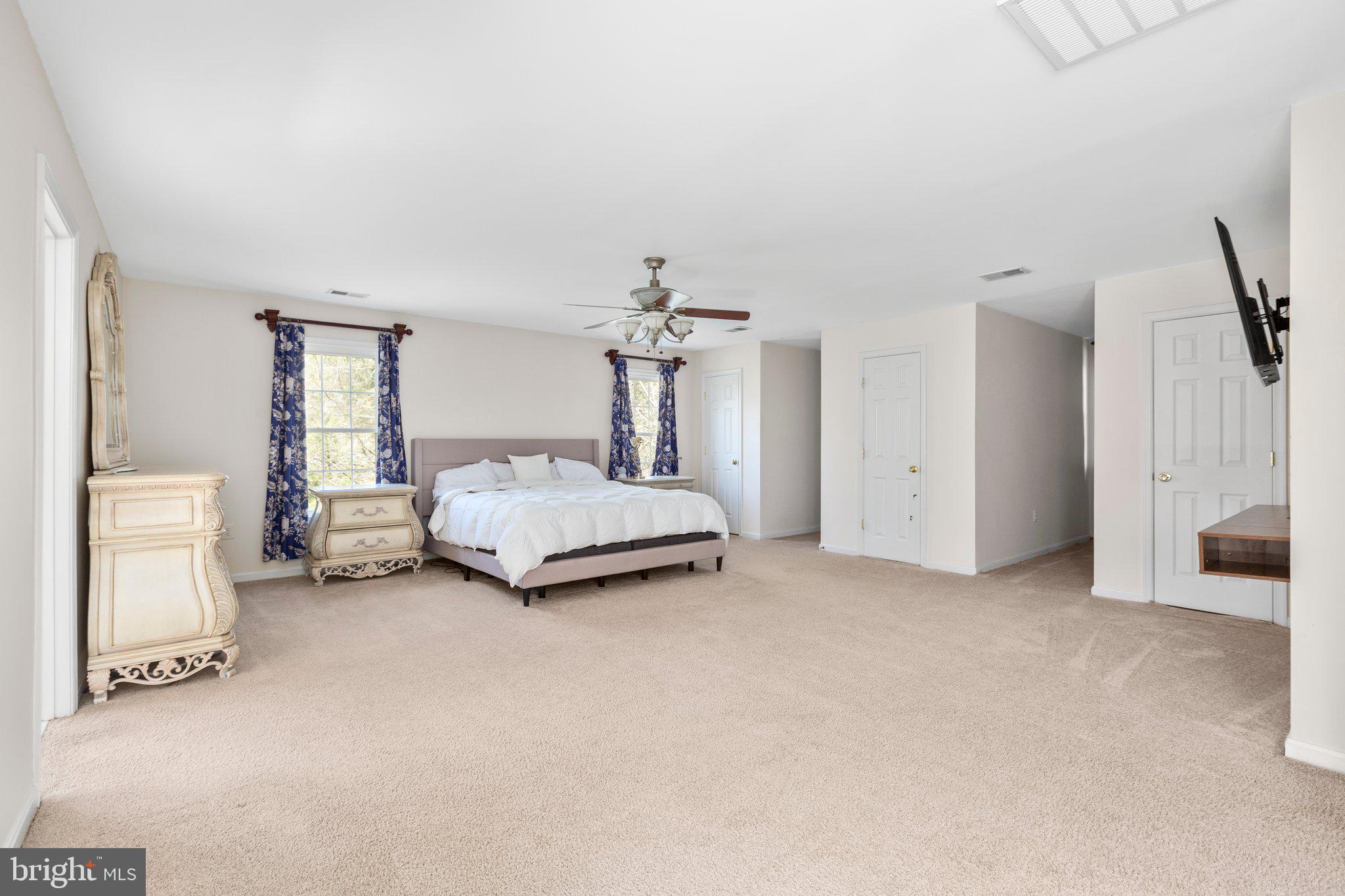 HAMPTON OAKS - Residential