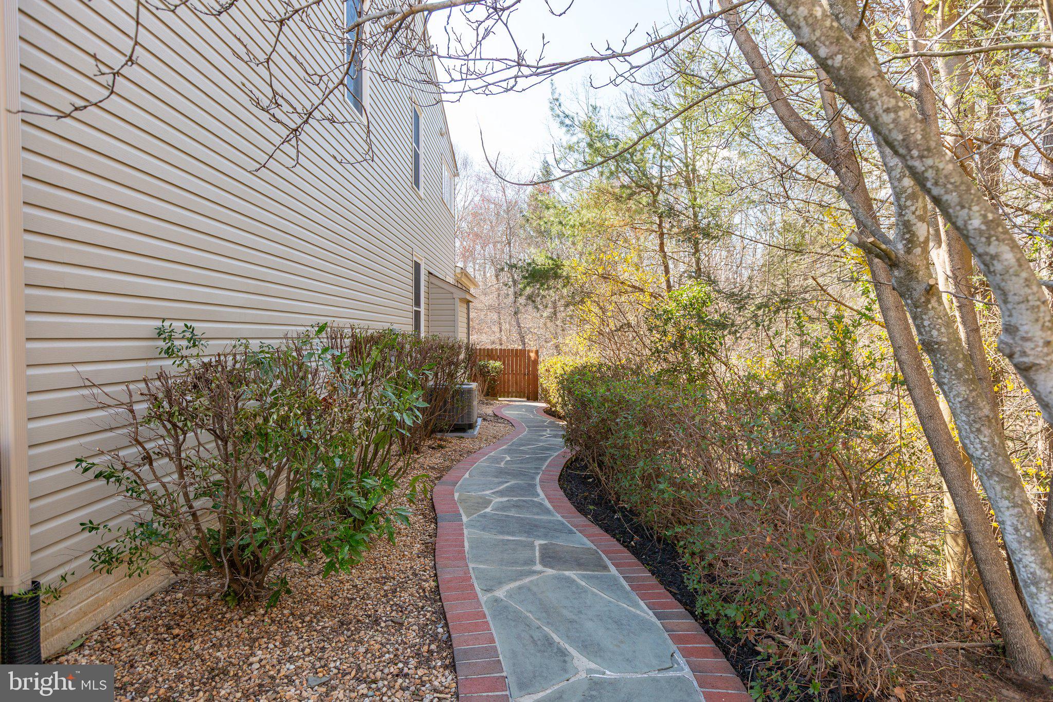 HAMPTON OAKS - Residential