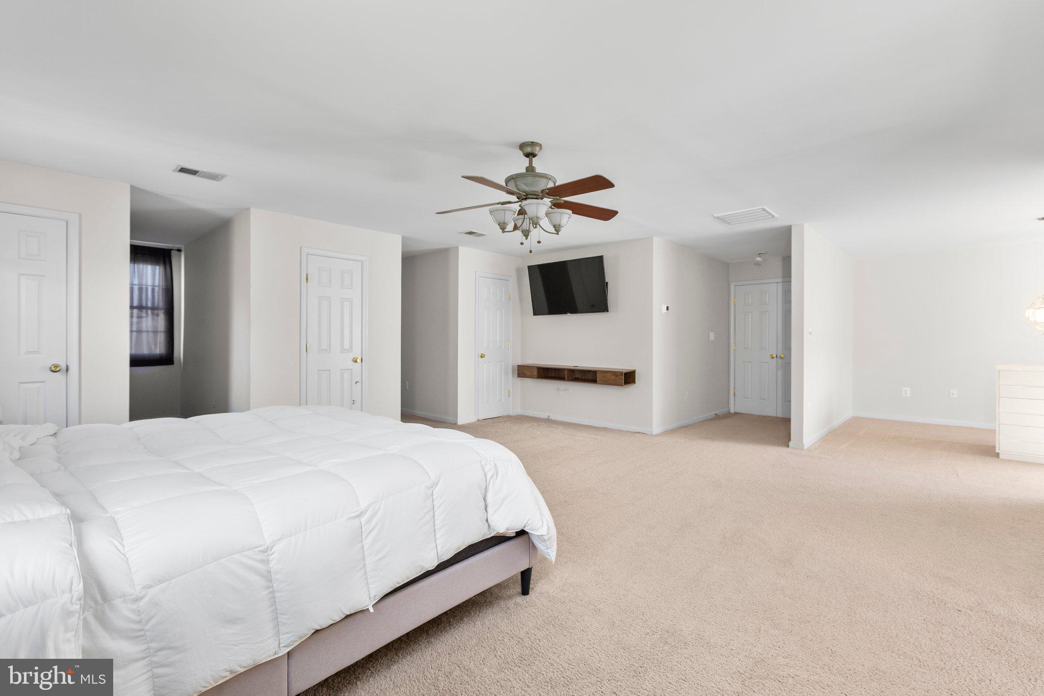 HAMPTON OAKS - Residential