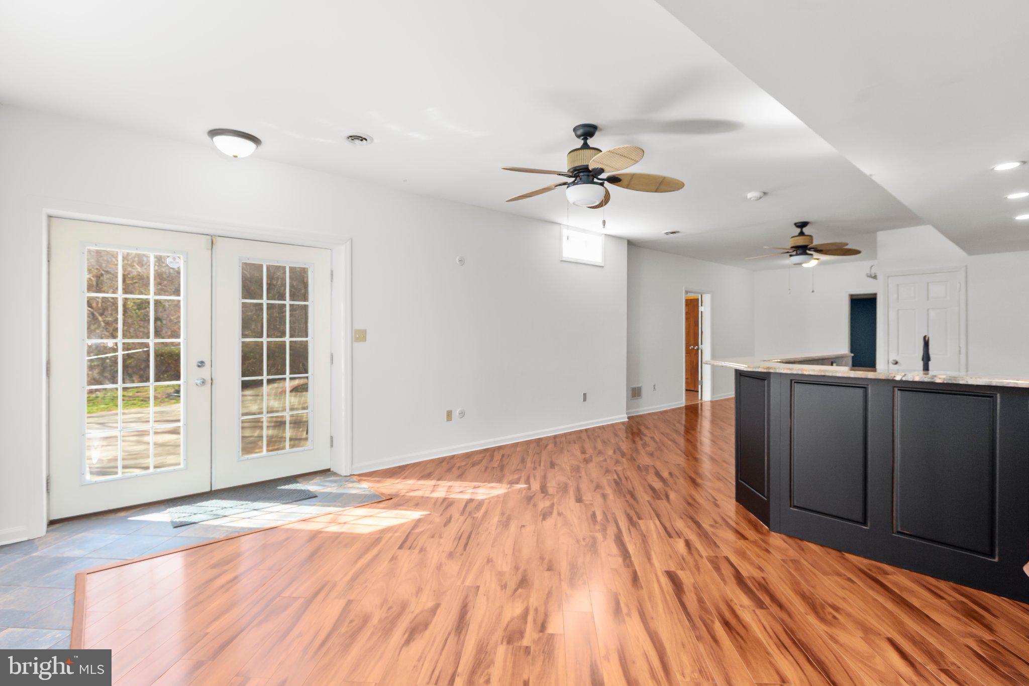 HAMPTON OAKS - Residential