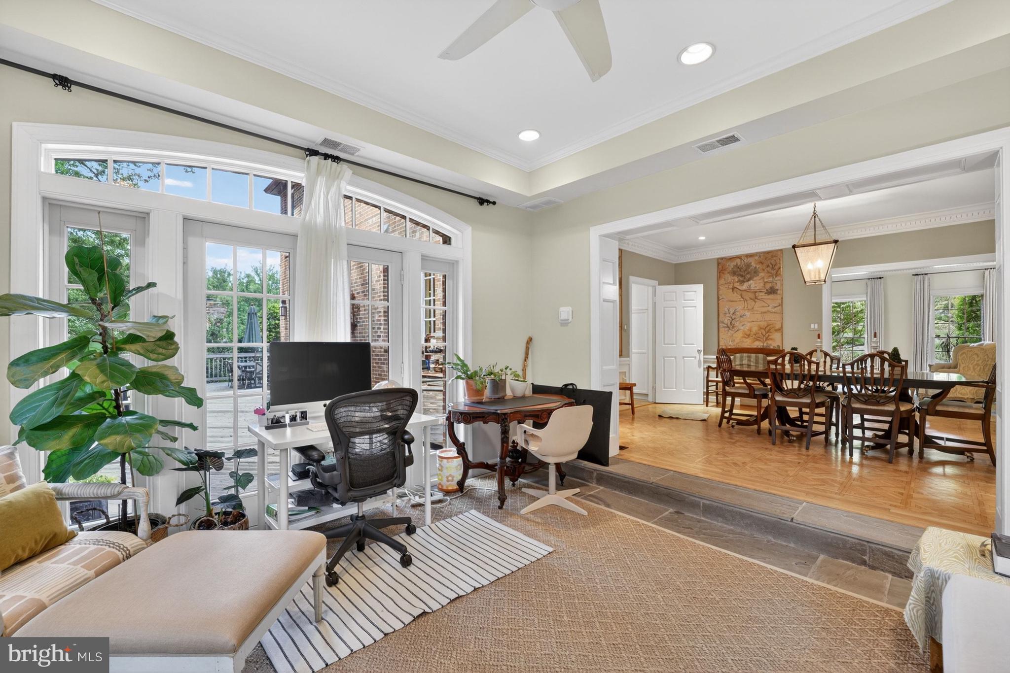 POTOMAC OUTSIDE - Residential
