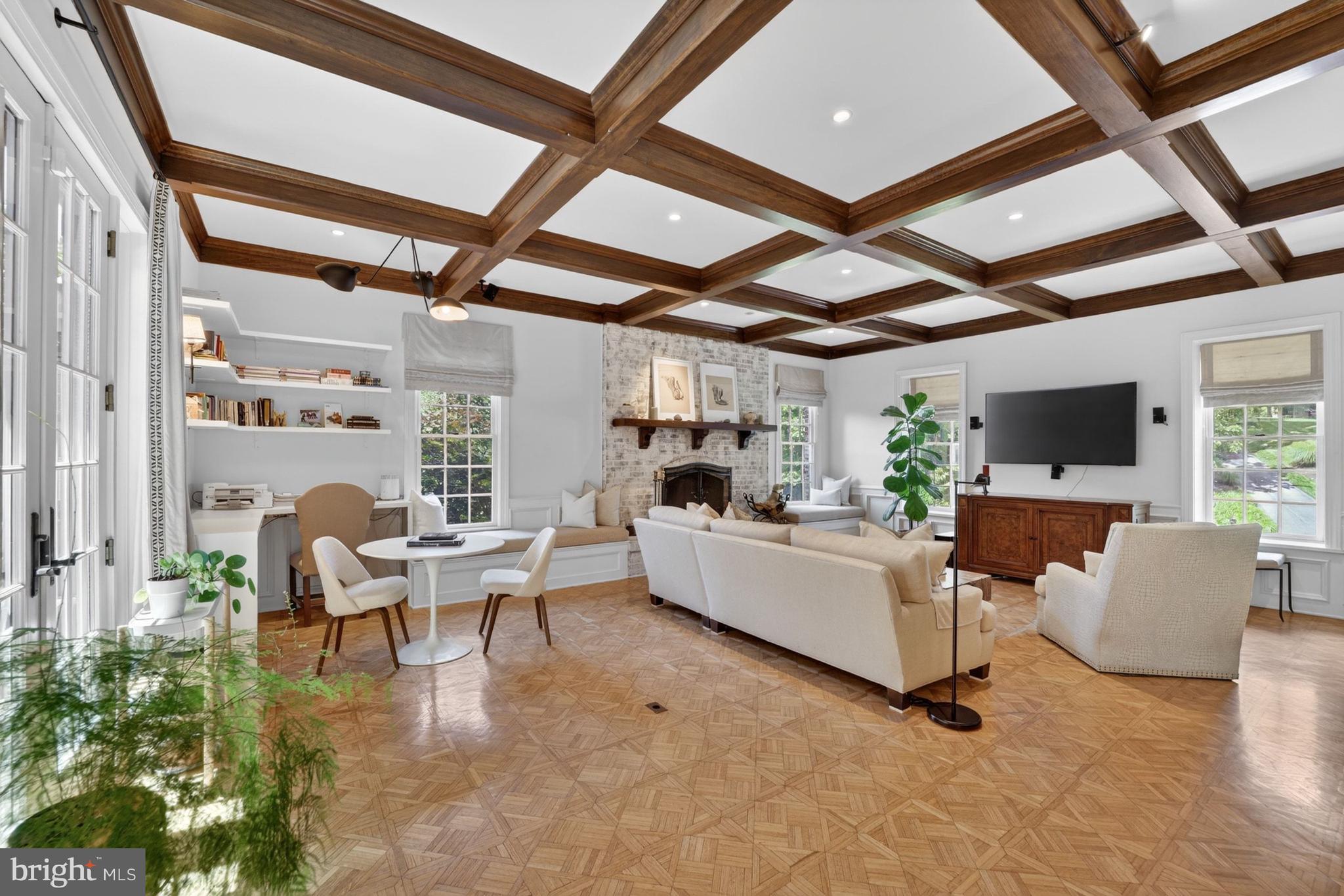 POTOMAC OUTSIDE - Residential