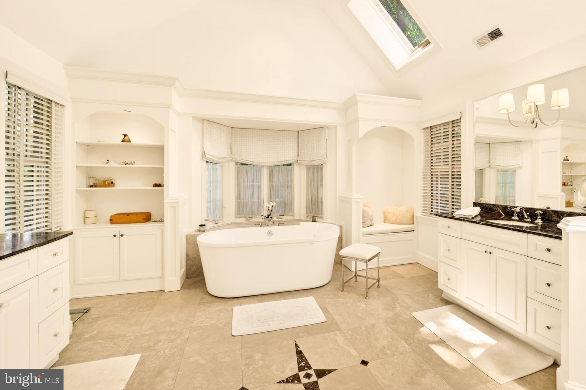 POTOMAC OUTSIDE - Residential