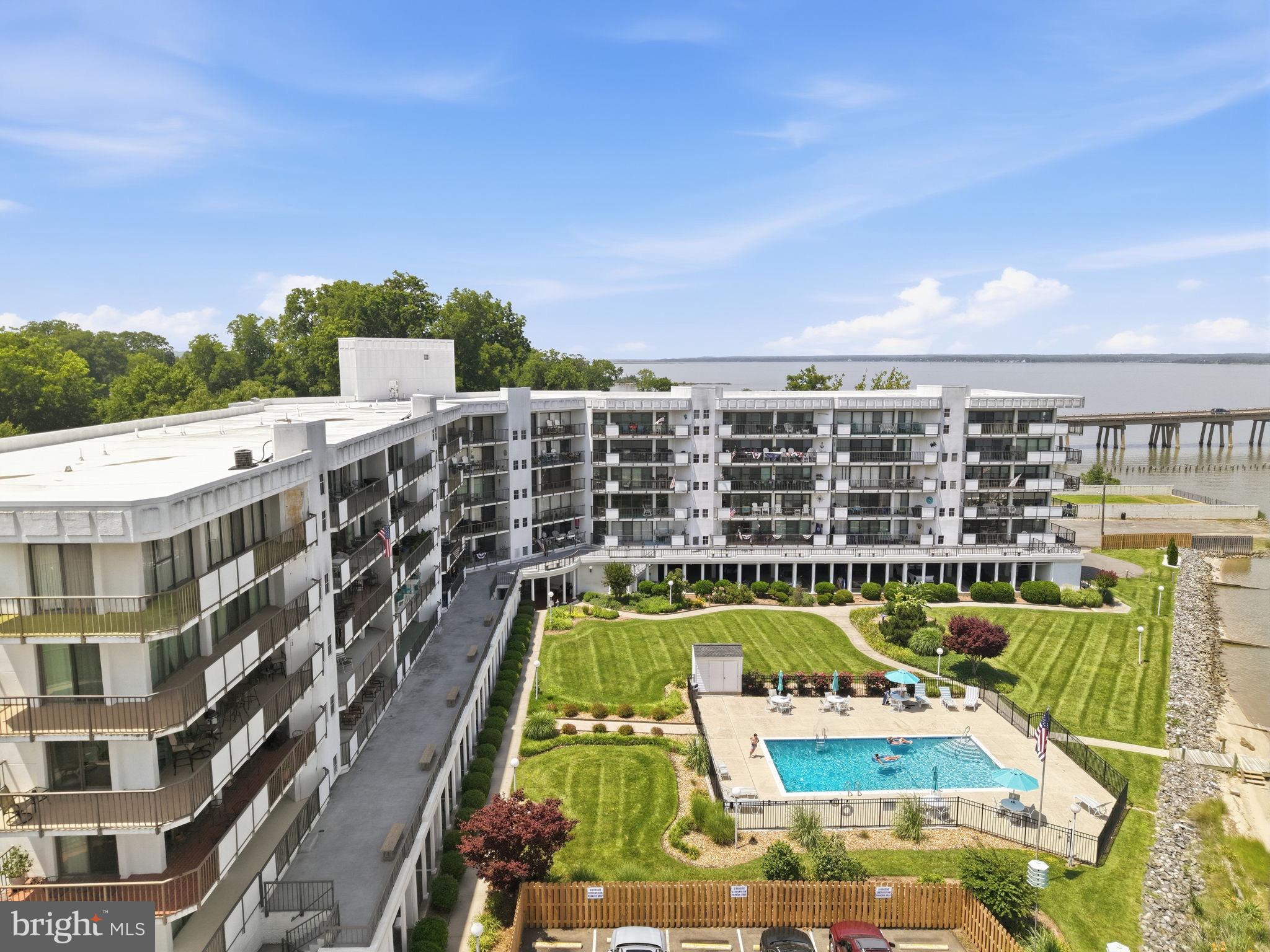 RIVERSIDE CONDOMINIUMS - Residential