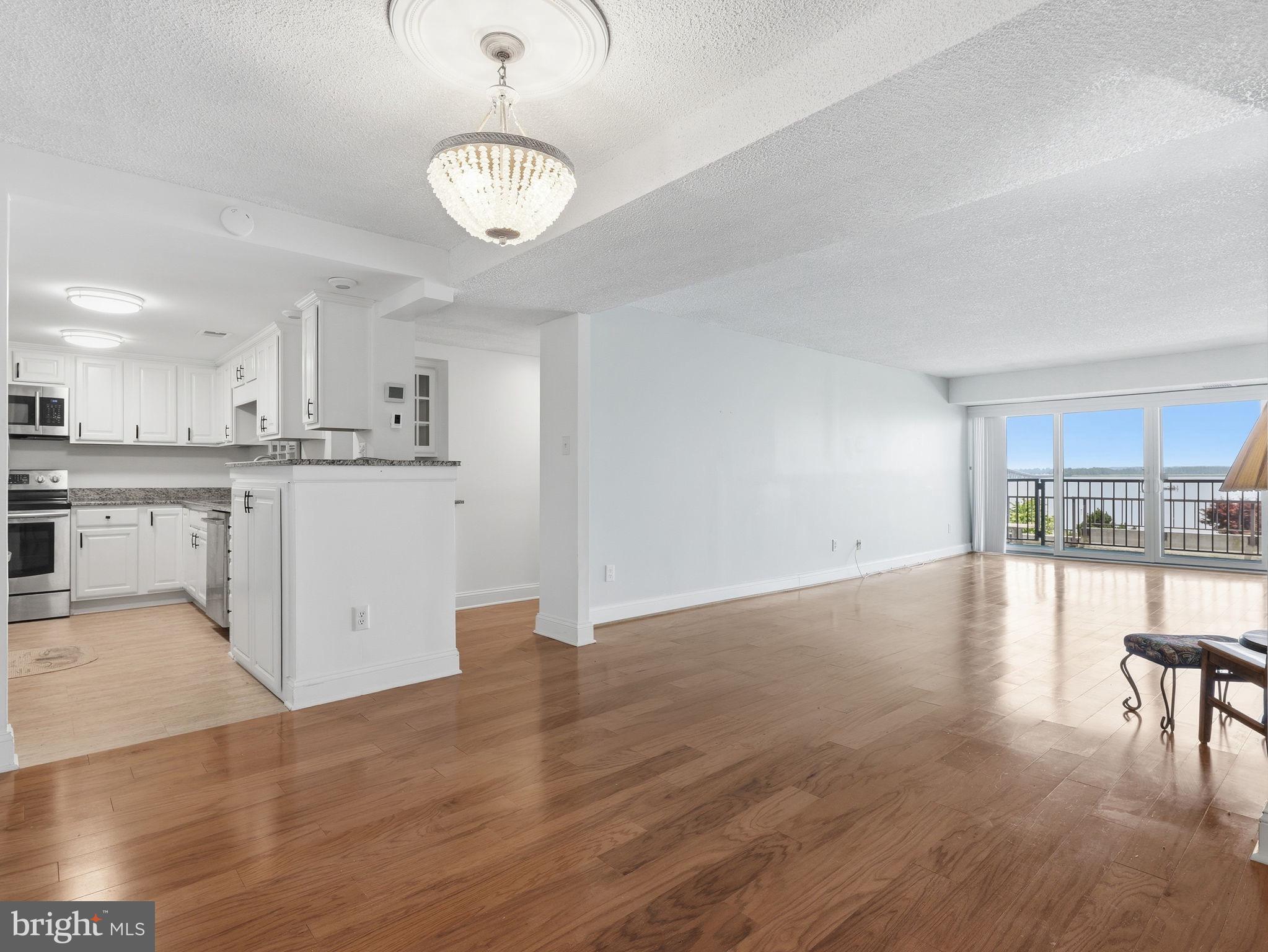 RIVERSIDE CONDOMINIUMS - Residential