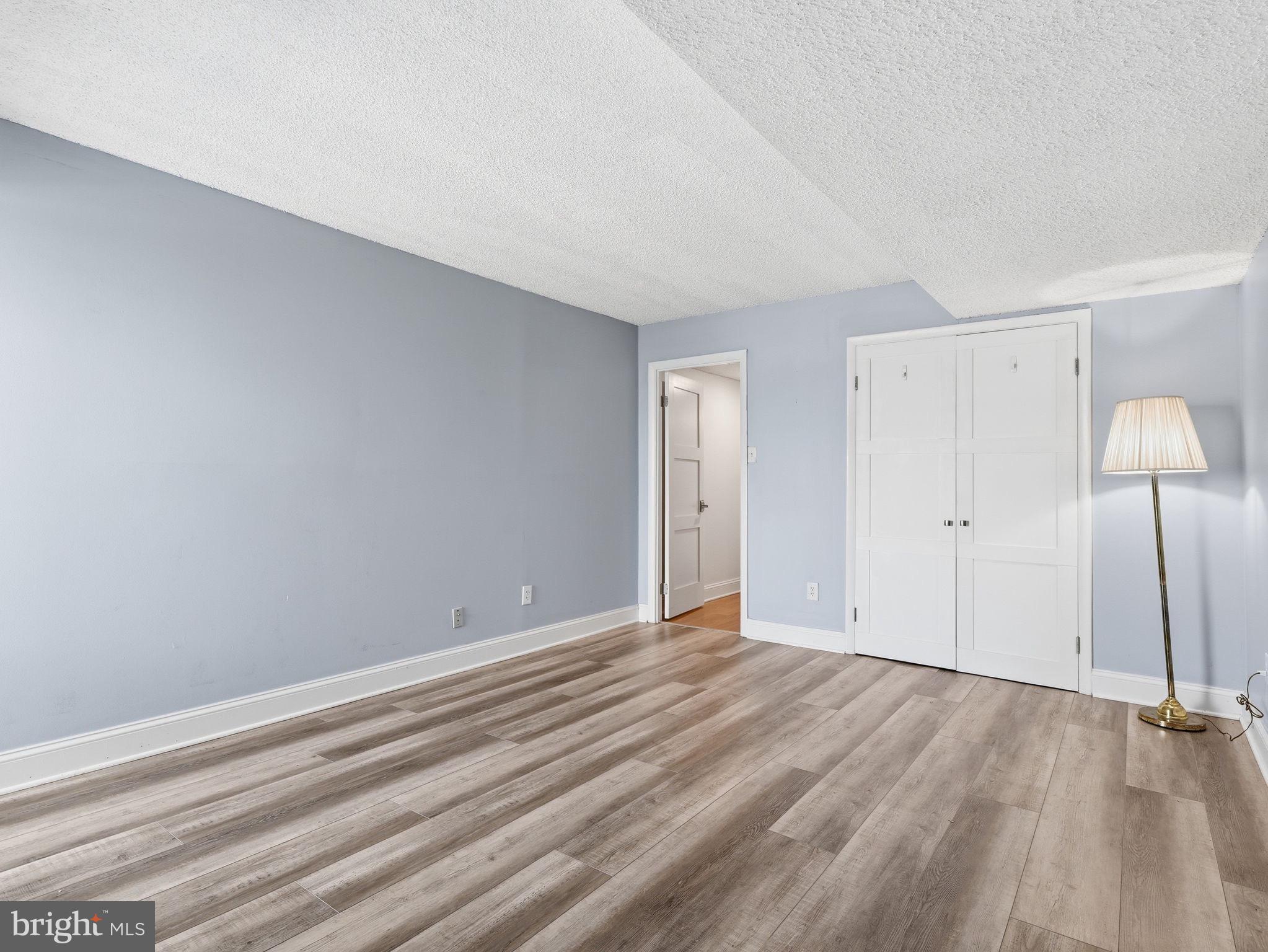 RIVERSIDE CONDOMINIUMS - Residential