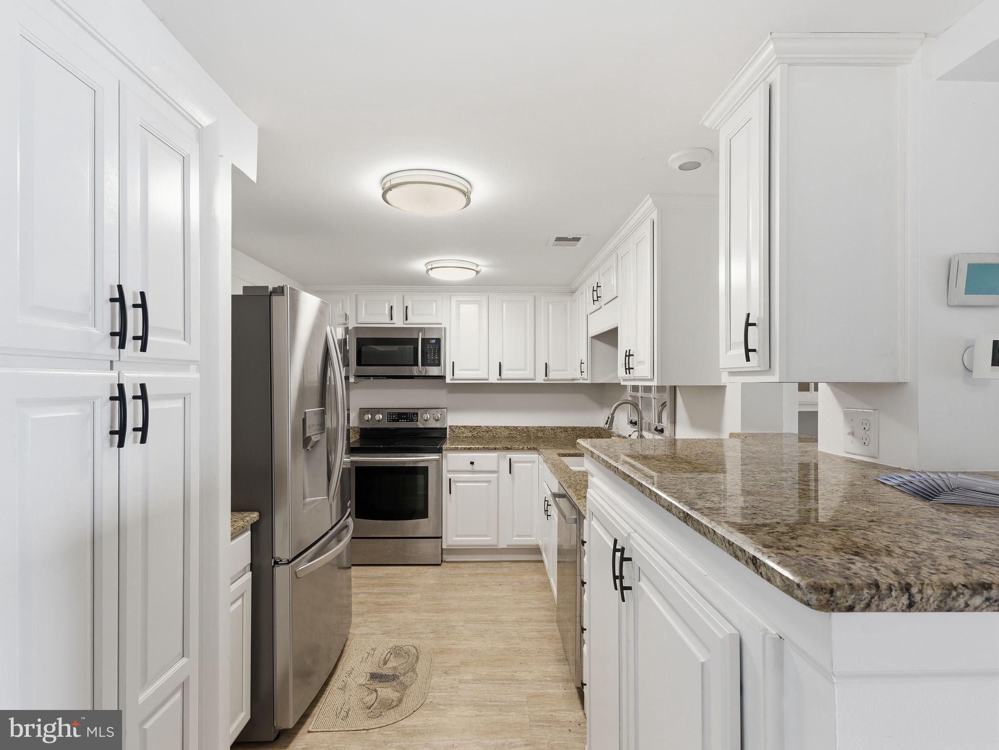 RIVERSIDE CONDOMINIUMS - Residential