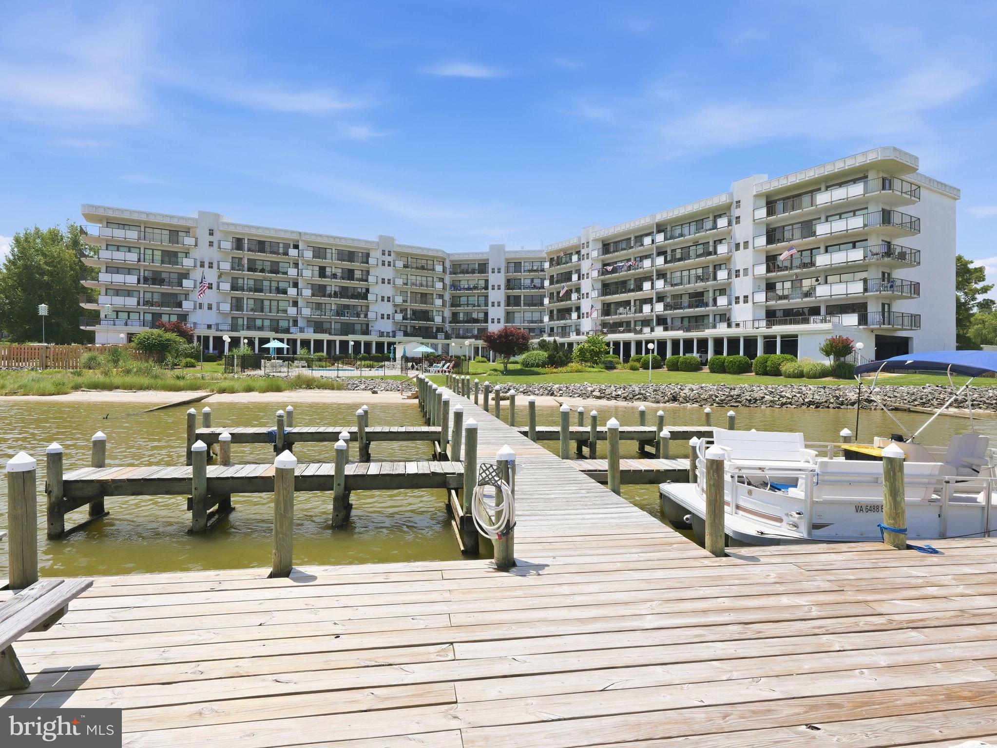RIVERSIDE CONDOMINIUMS - Residential