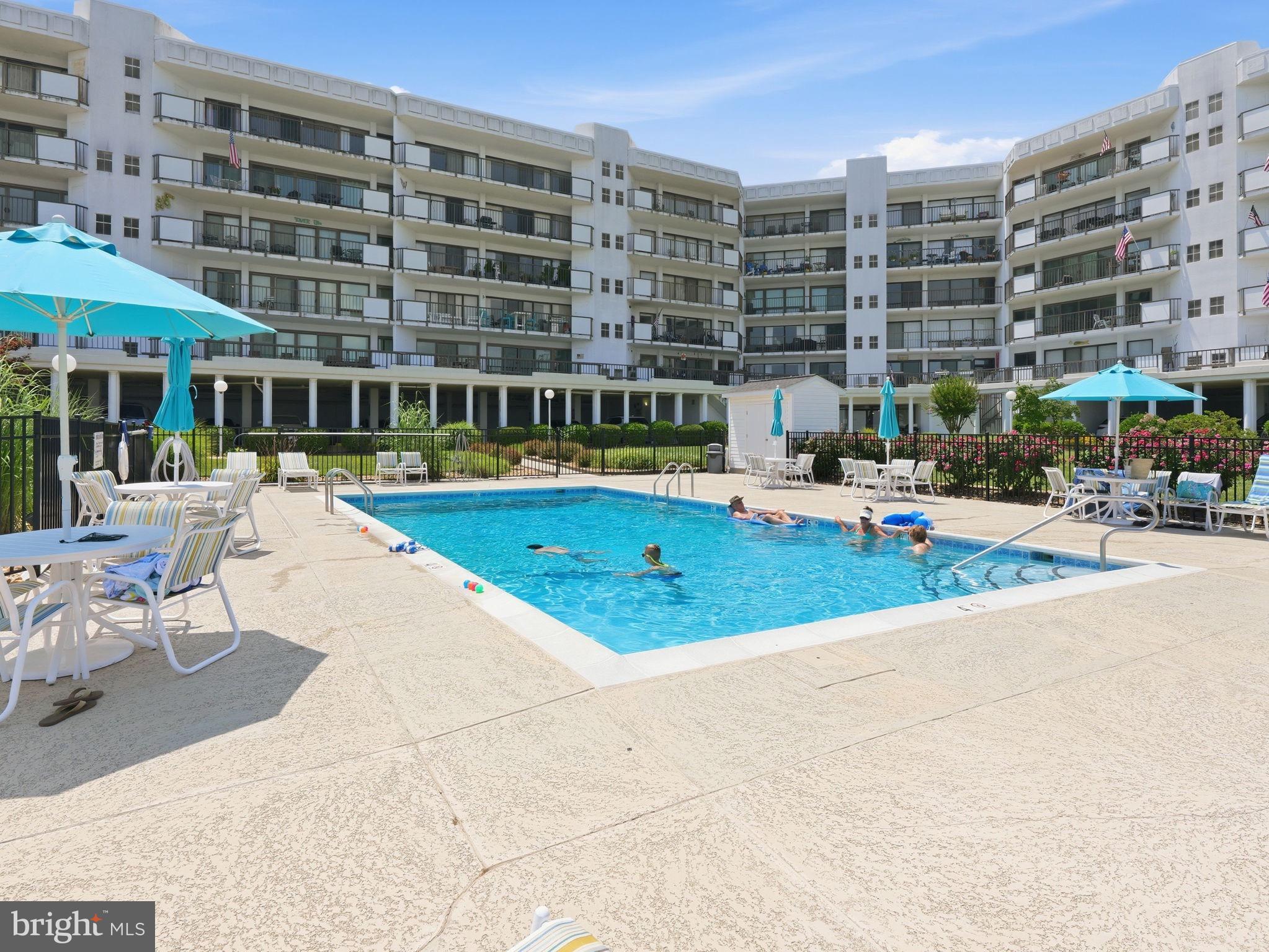 RIVERSIDE CONDOMINIUMS - Residential