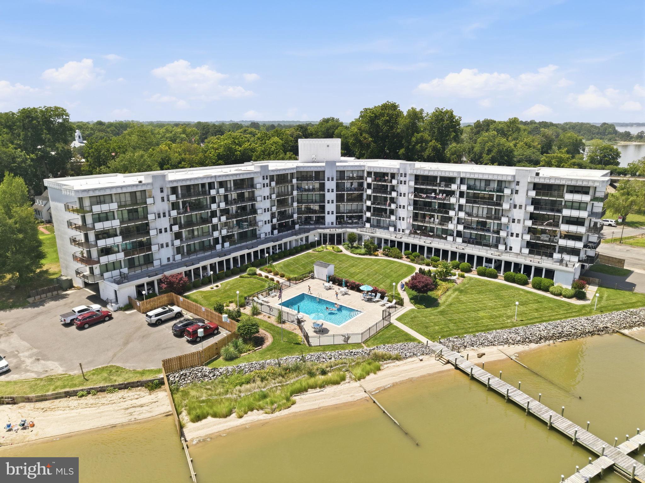 RIVERSIDE CONDOMINIUMS - Residential