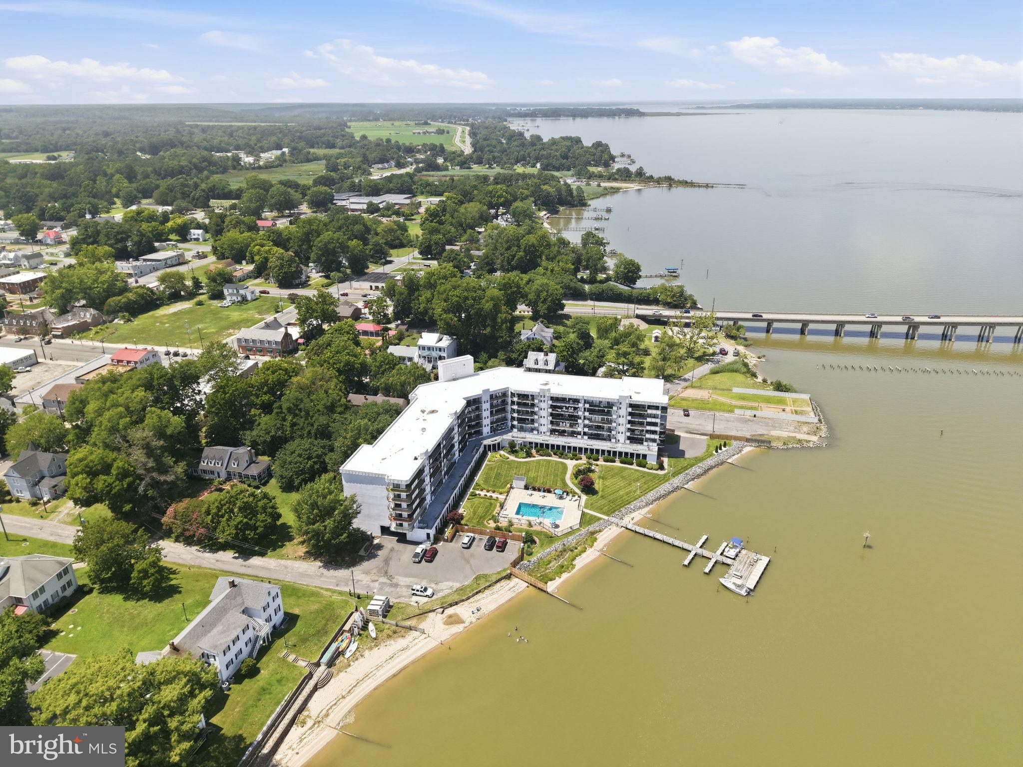 RIVERSIDE CONDOMINIUMS - Residential