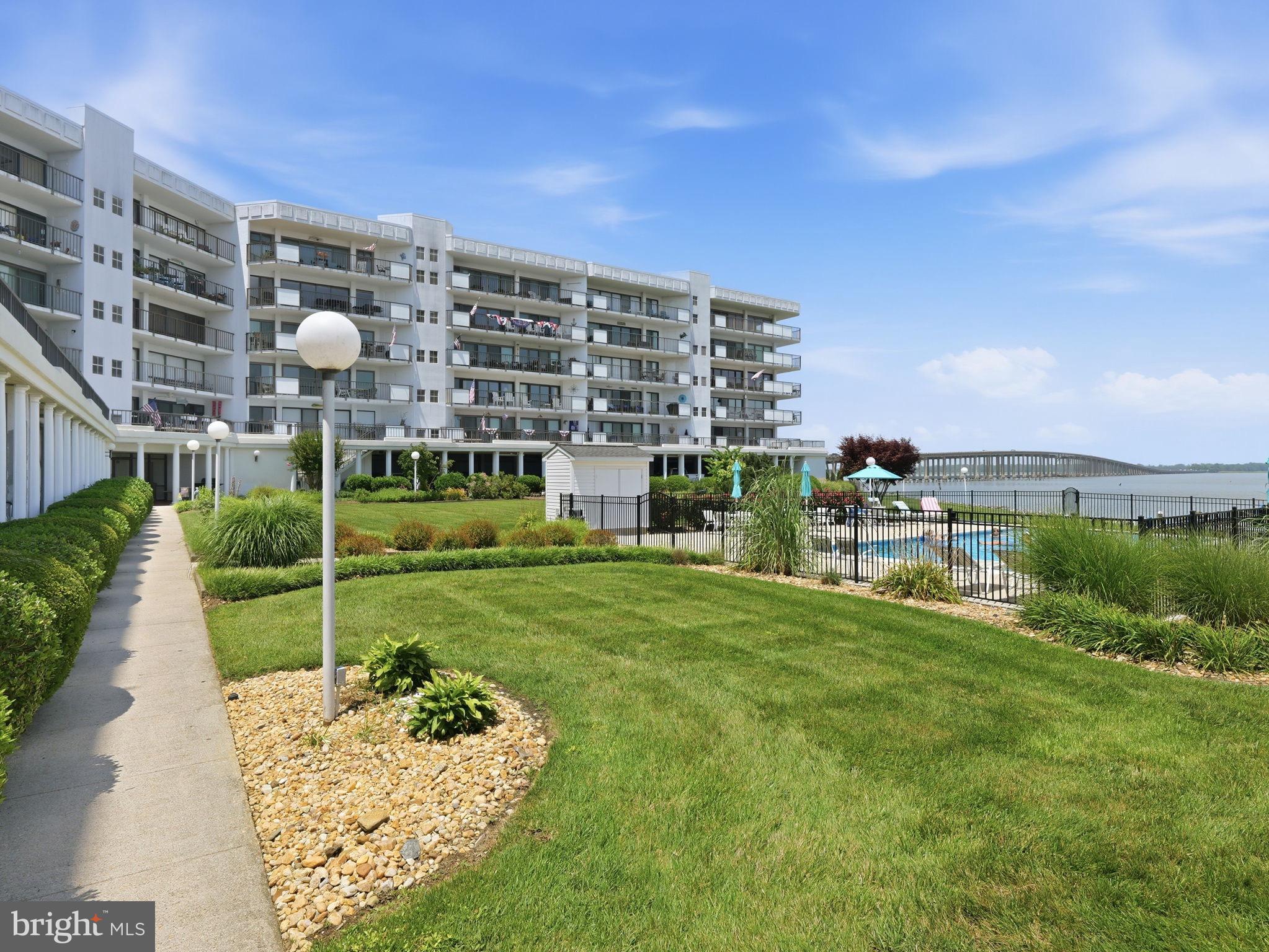RIVERSIDE CONDOMINIUMS - Residential