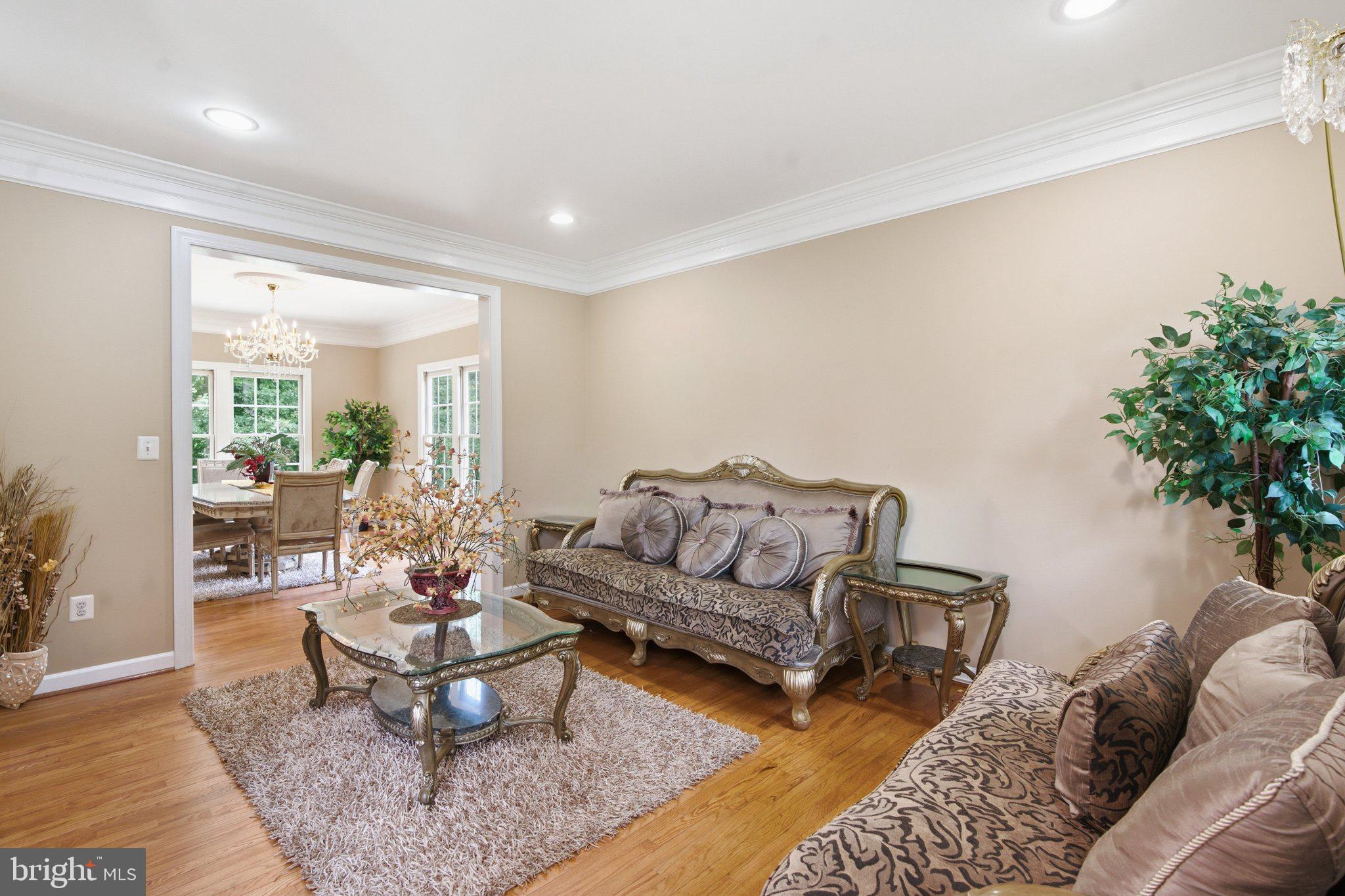 WYNNEWOOD - Residential