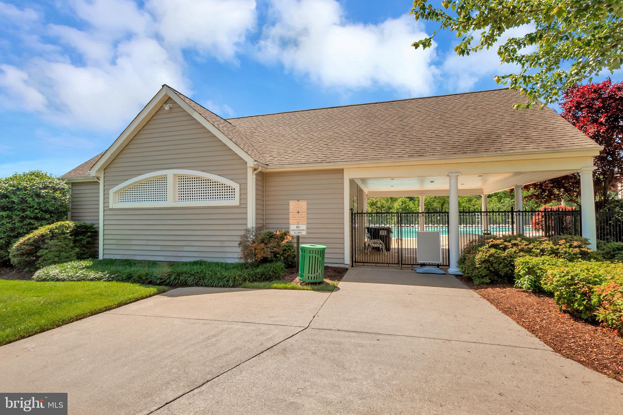 FOX POINT - Residential
