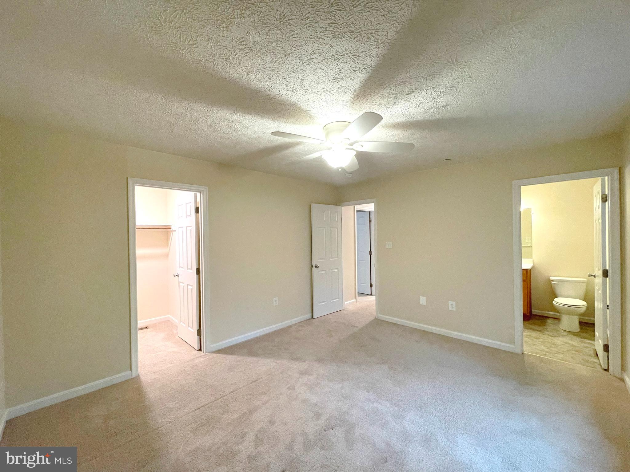 COUNTRY LAKES - Residential Lease