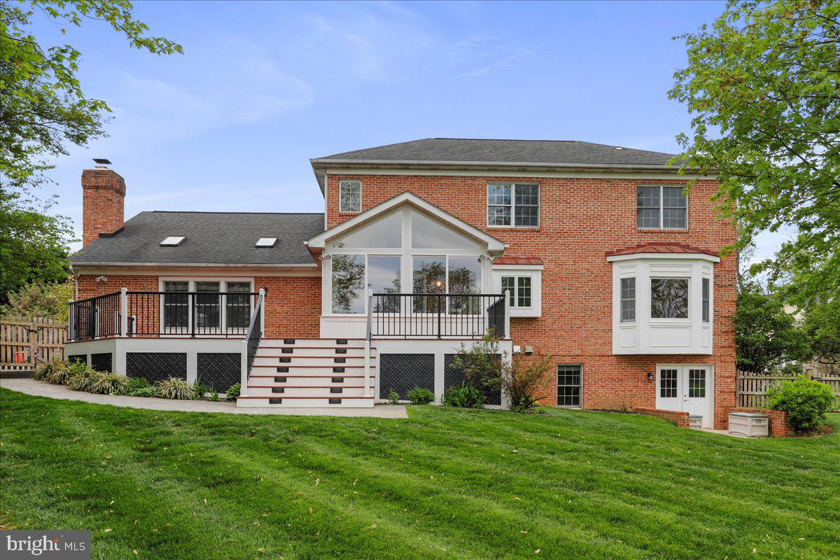 LOCUST HILL - Residential