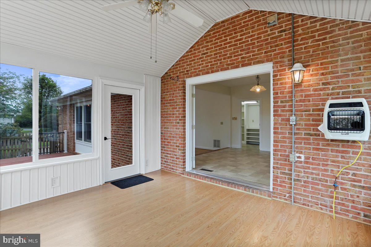 LOCUST HILL - Residential