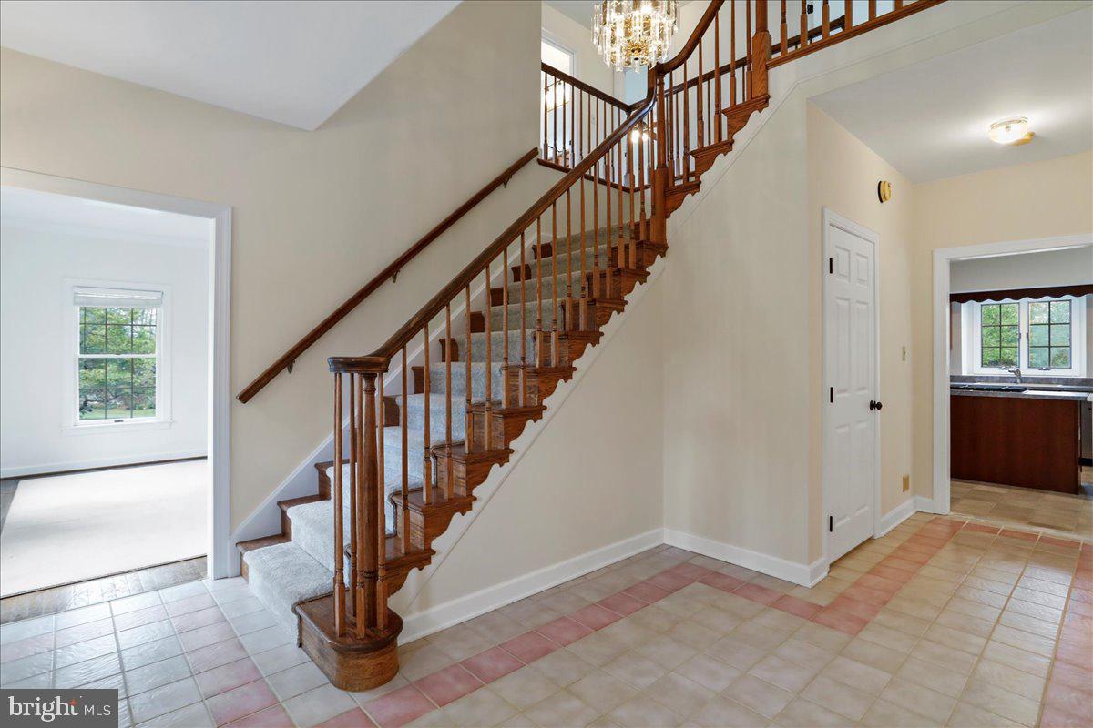 LOCUST HILL - Residential
