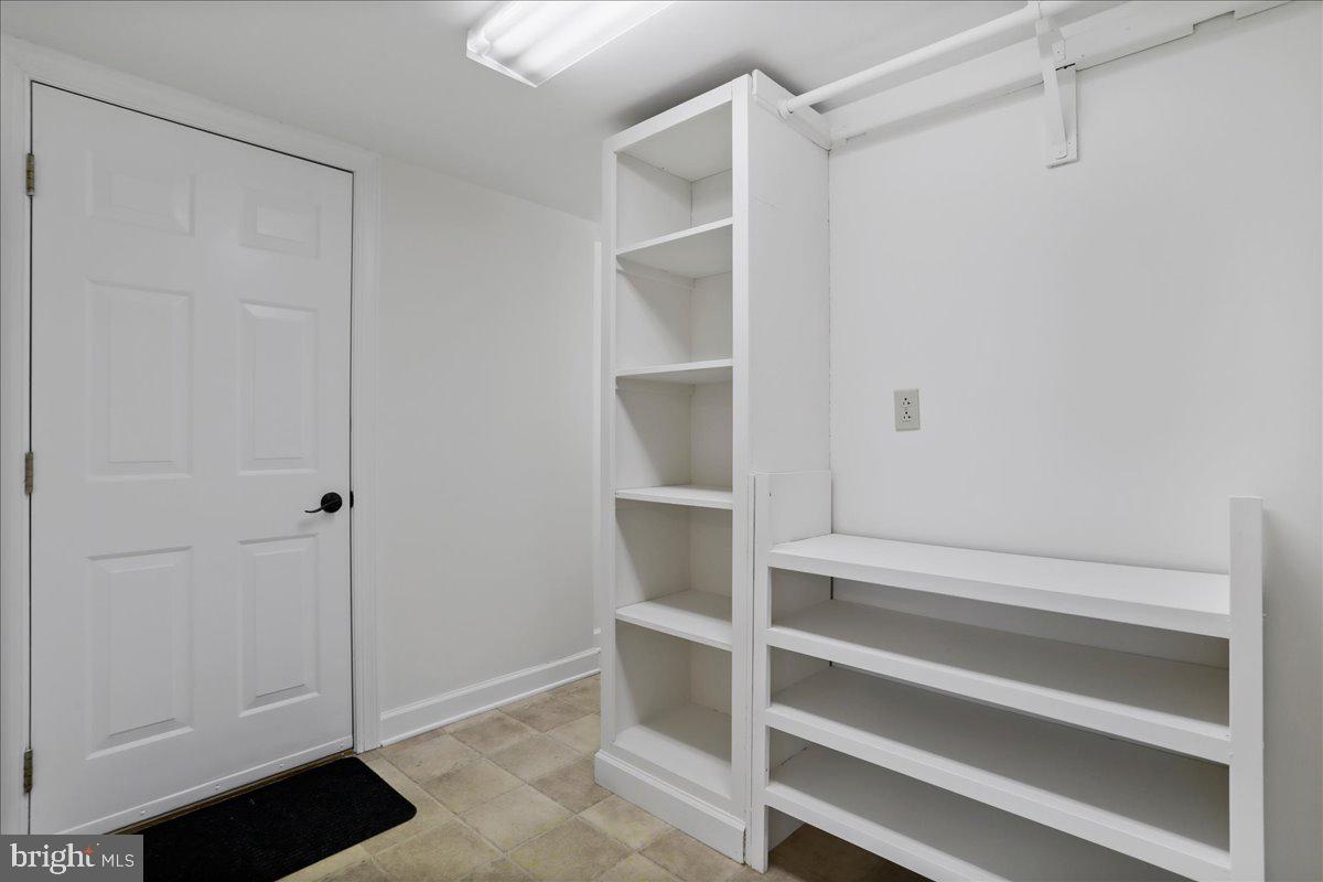 LOCUST HILL - Residential