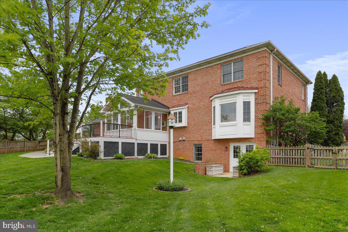 LOCUST HILL - Residential
